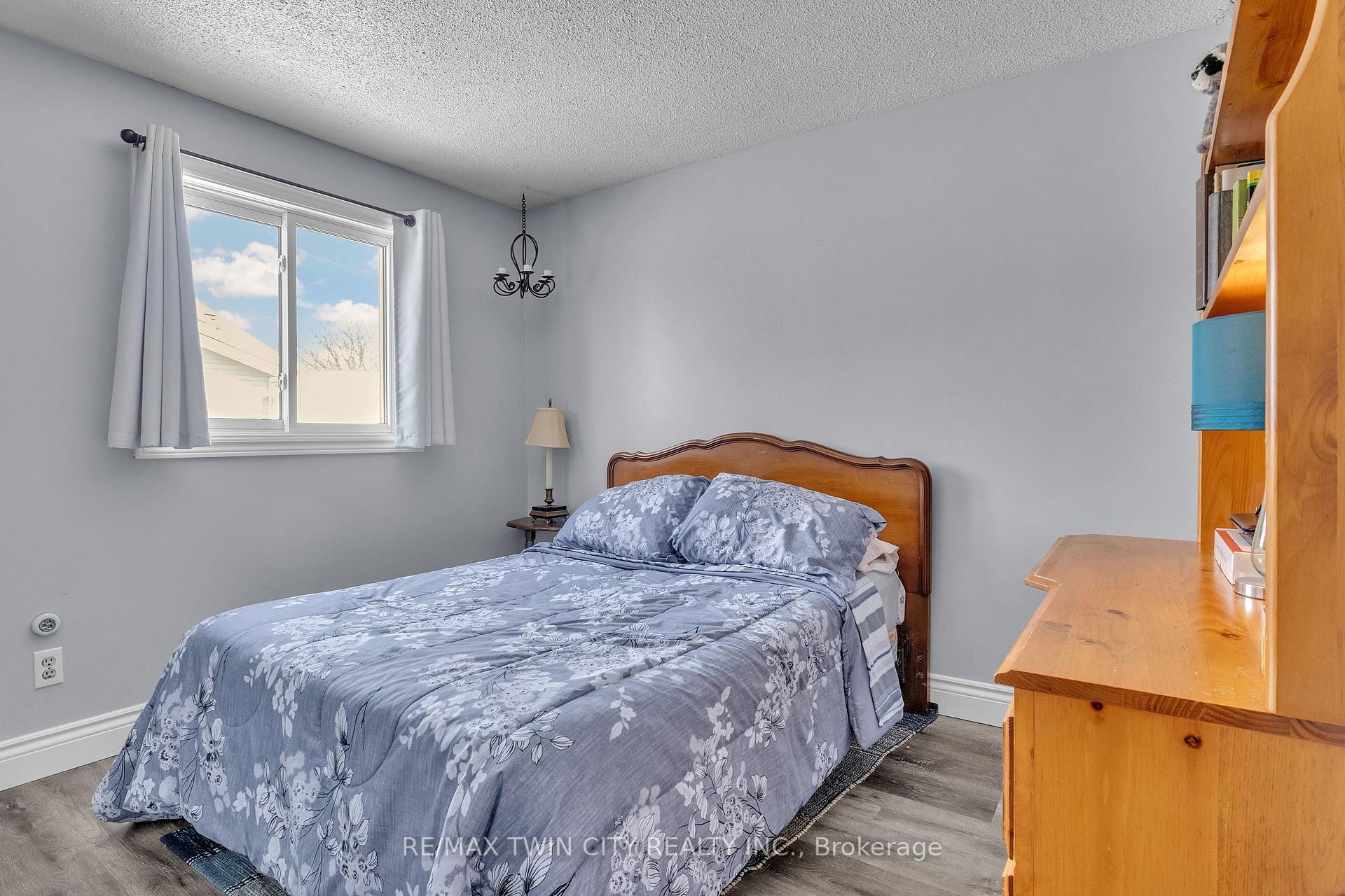 Photo 18 of 156 Sugar Maple Street, Kitchener — HOMEH