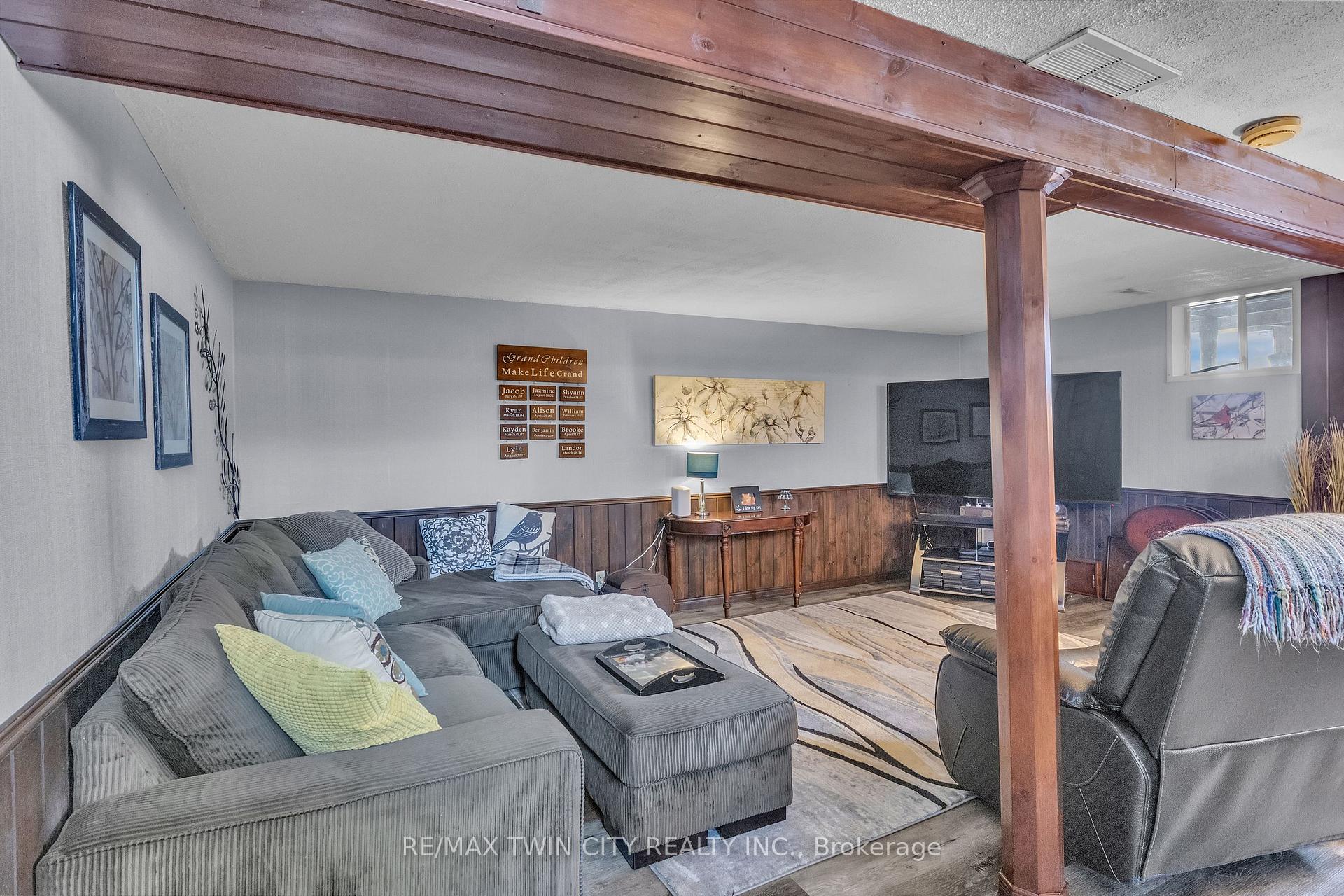Photo 20 of 156 Sugar Maple Street, Kitchener — HOMEH