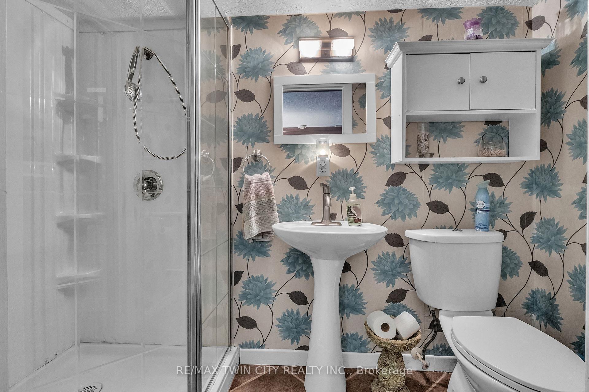 Photo 26 of 156 Sugar Maple Street, Kitchener — HOMEH