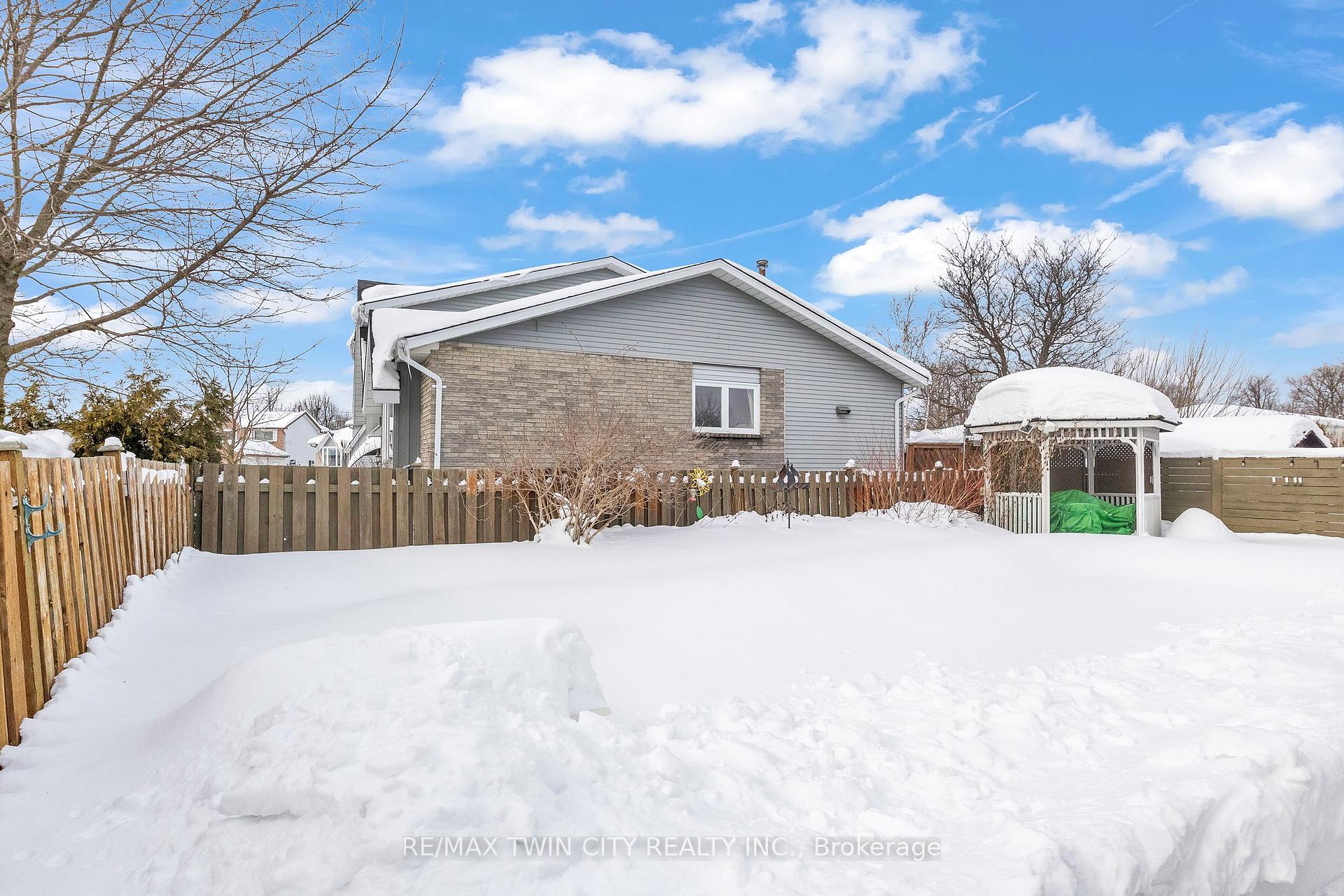 Photo 35 of 156 Sugar Maple Street, Kitchener — HOMEH