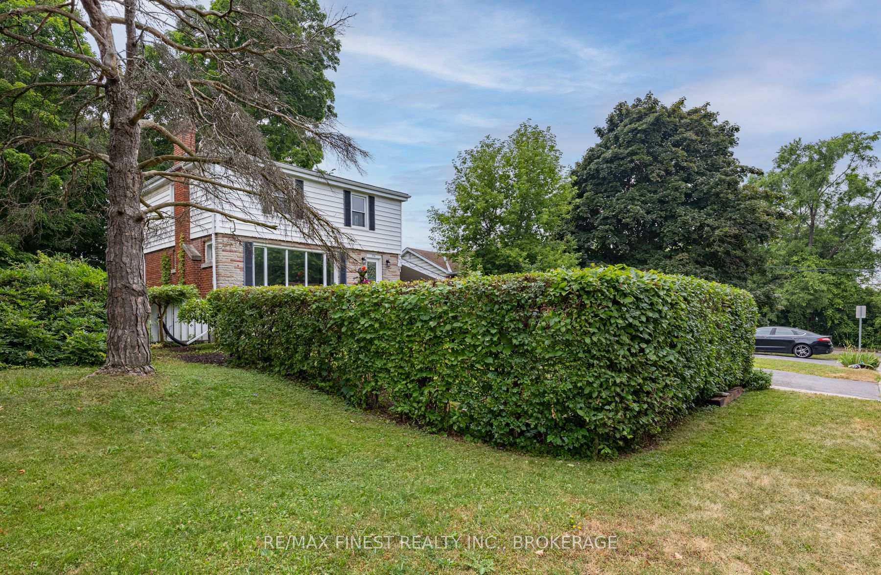 Photo 3 of 336 McMahon Avenue, Kingston, West of Sir John A. Blvd — HOMEH