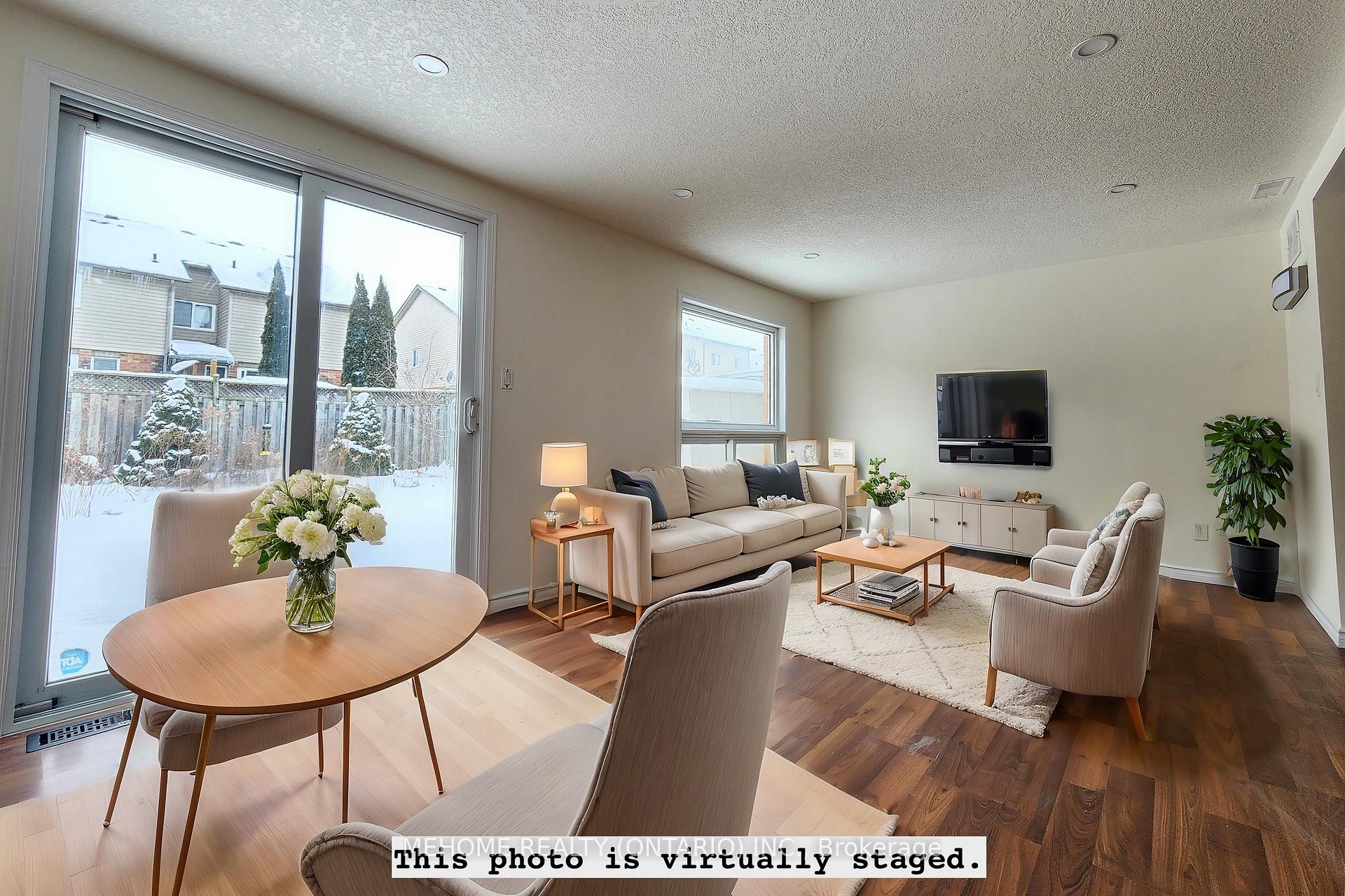 Photo 6 of 39 Bridlewreath Street, Kitchener, Larentian West — HOMEH