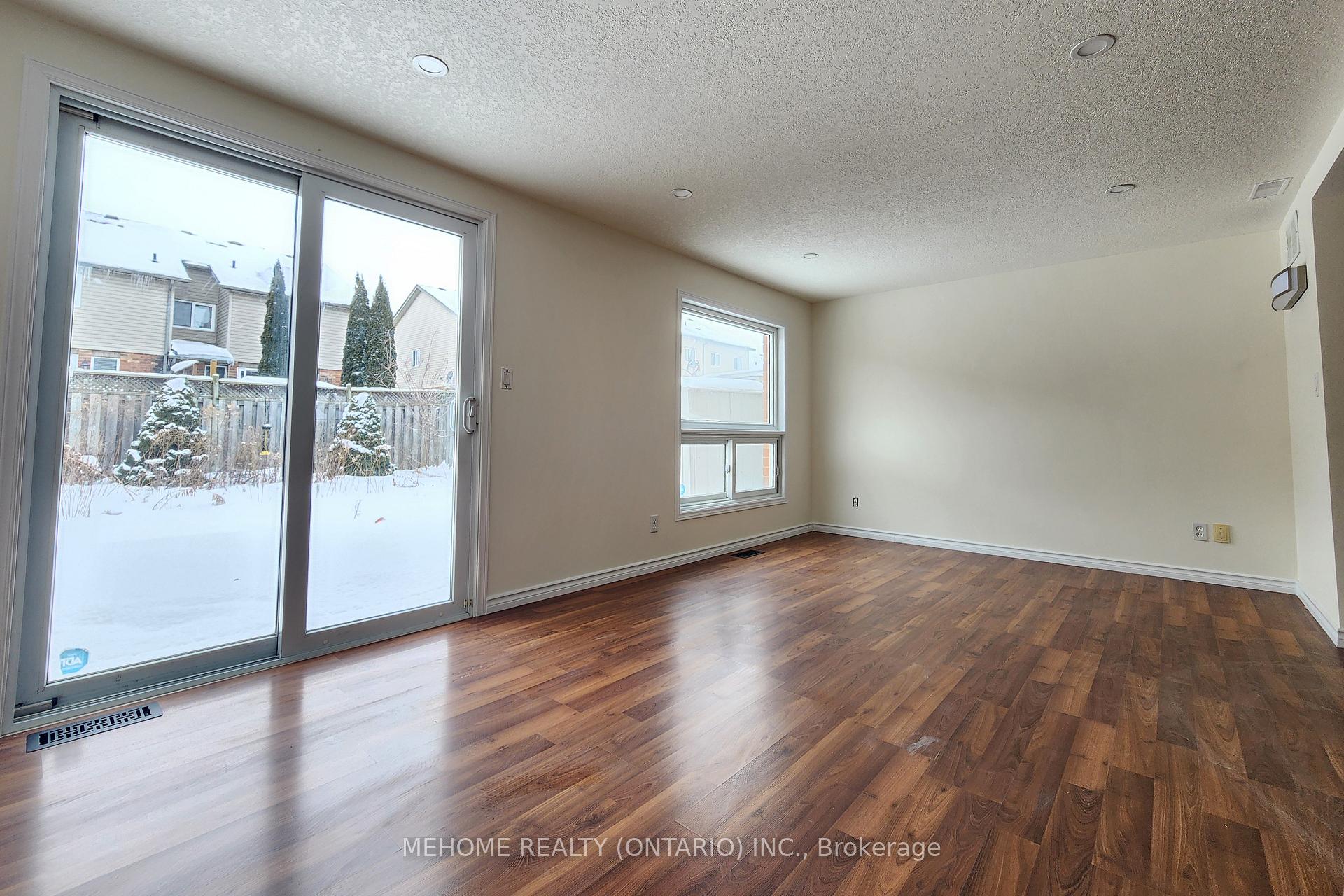 Photo 7 of 39 Bridlewreath Street, Kitchener, Larentian West — HOMEH