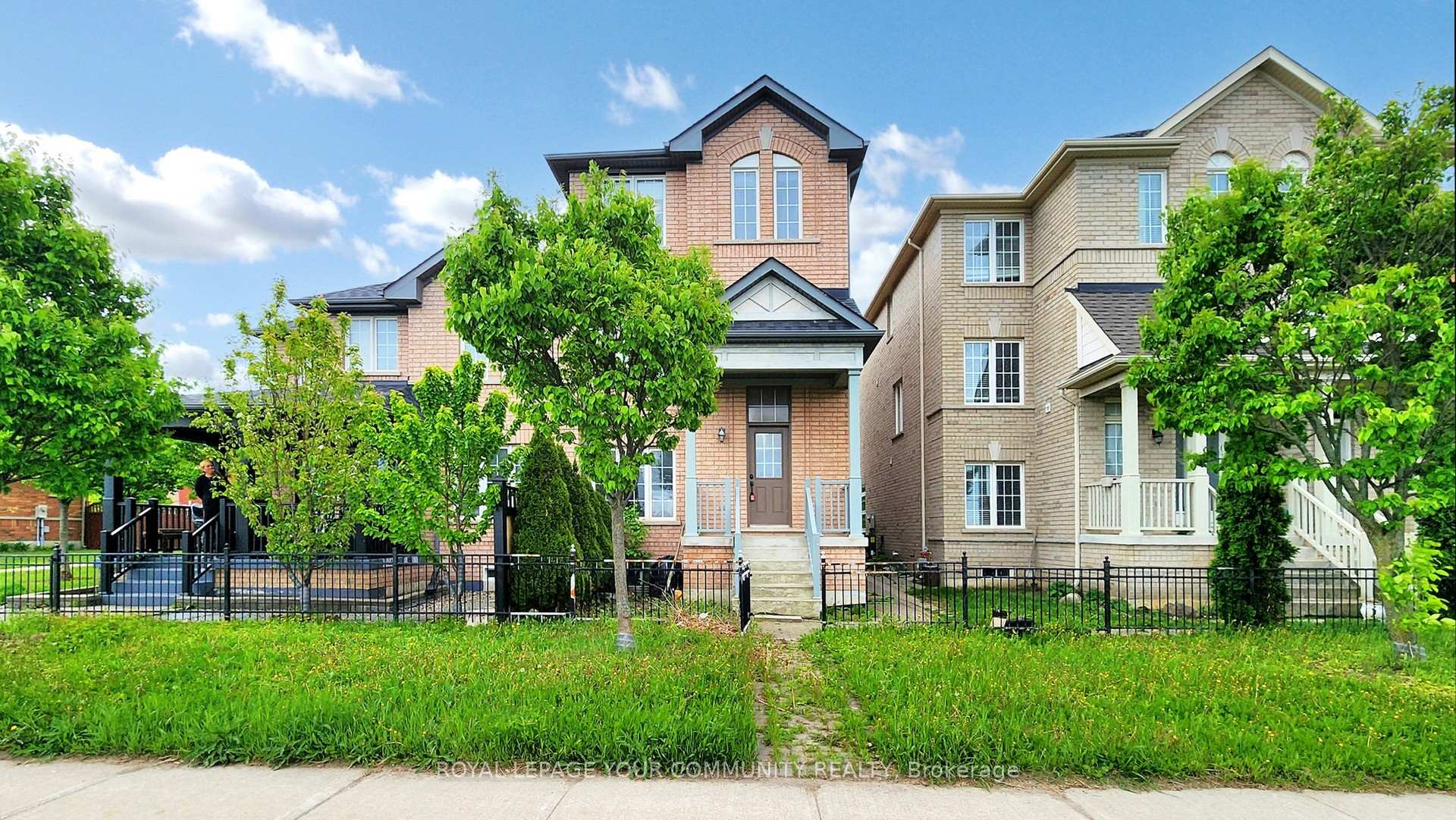 Photo 1 of 44 Old Oak Lane, Markham, Cornell — HOMEH