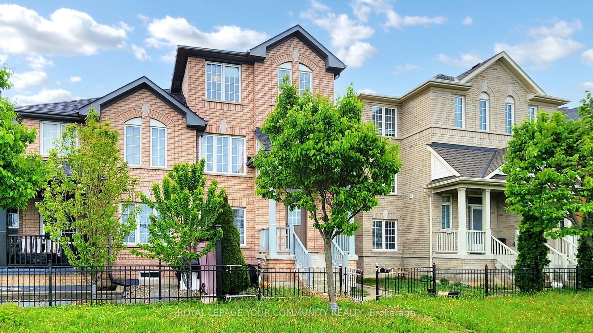Photo 3 of 44 Old Oak Lane, Markham, Cornell — HOMEH