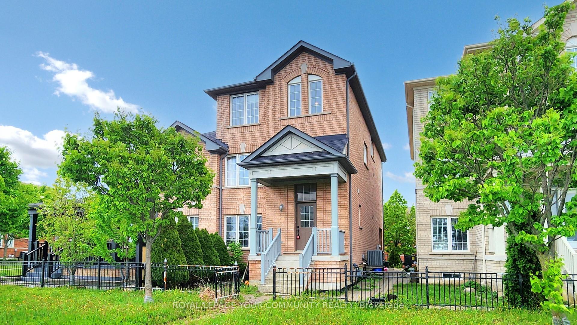 Photo 4 of 44 Old Oak Lane, Markham, Cornell — HOMEH