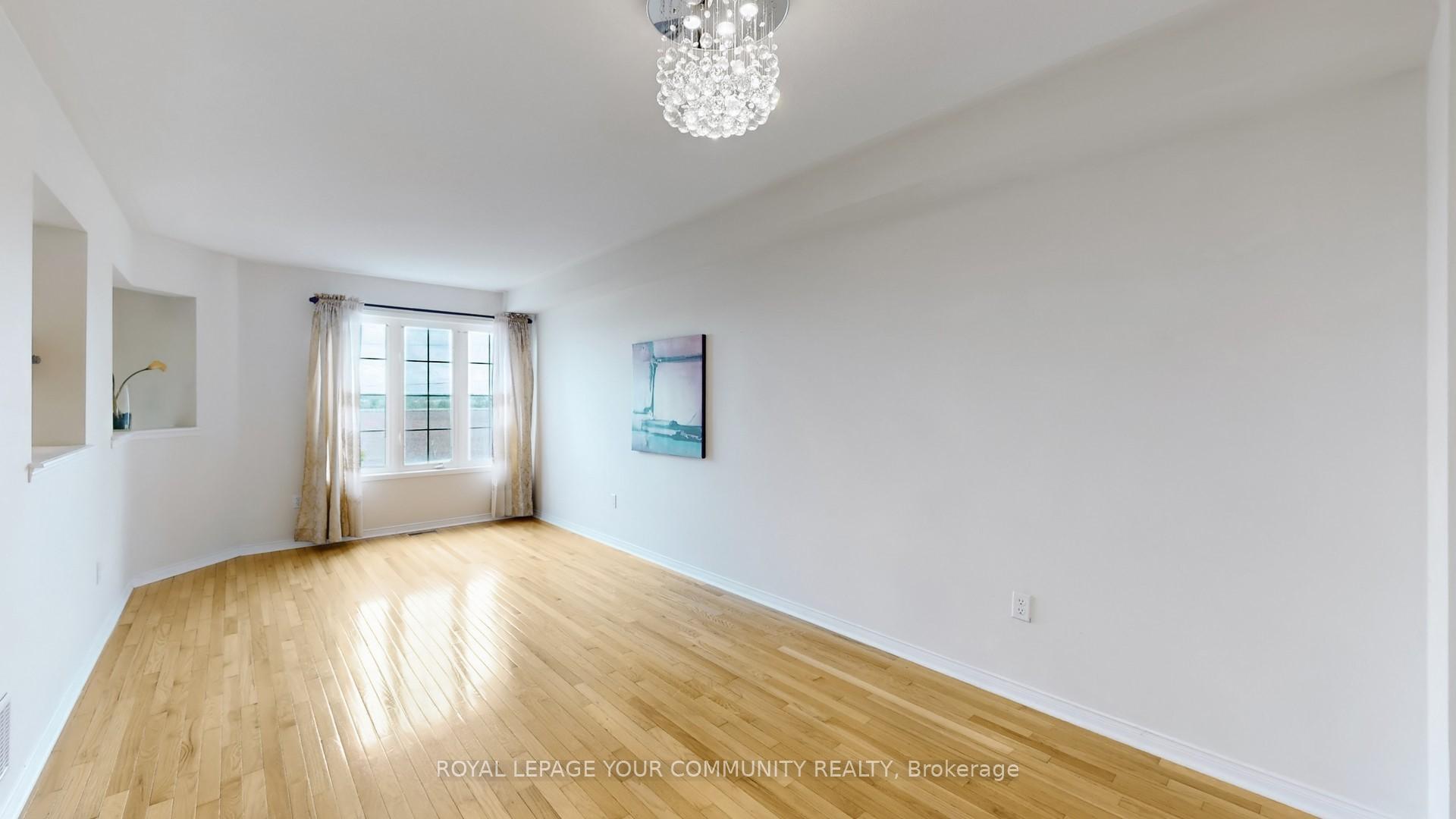 Photo 6 of 44 Old Oak Lane, Markham, Cornell — HOMEH