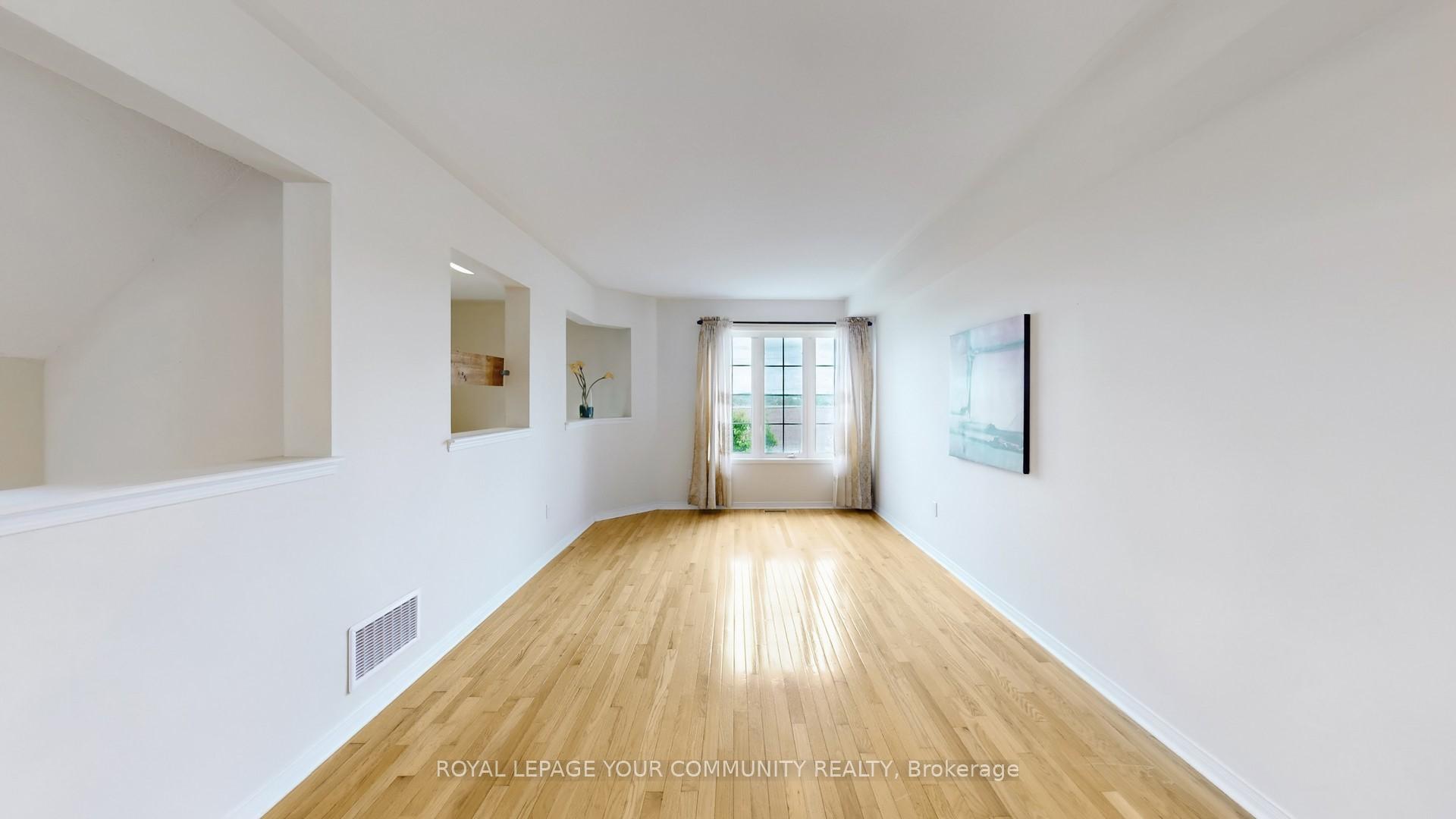 Photo 7 of 44 Old Oak Lane, Markham, Cornell — HOMEH