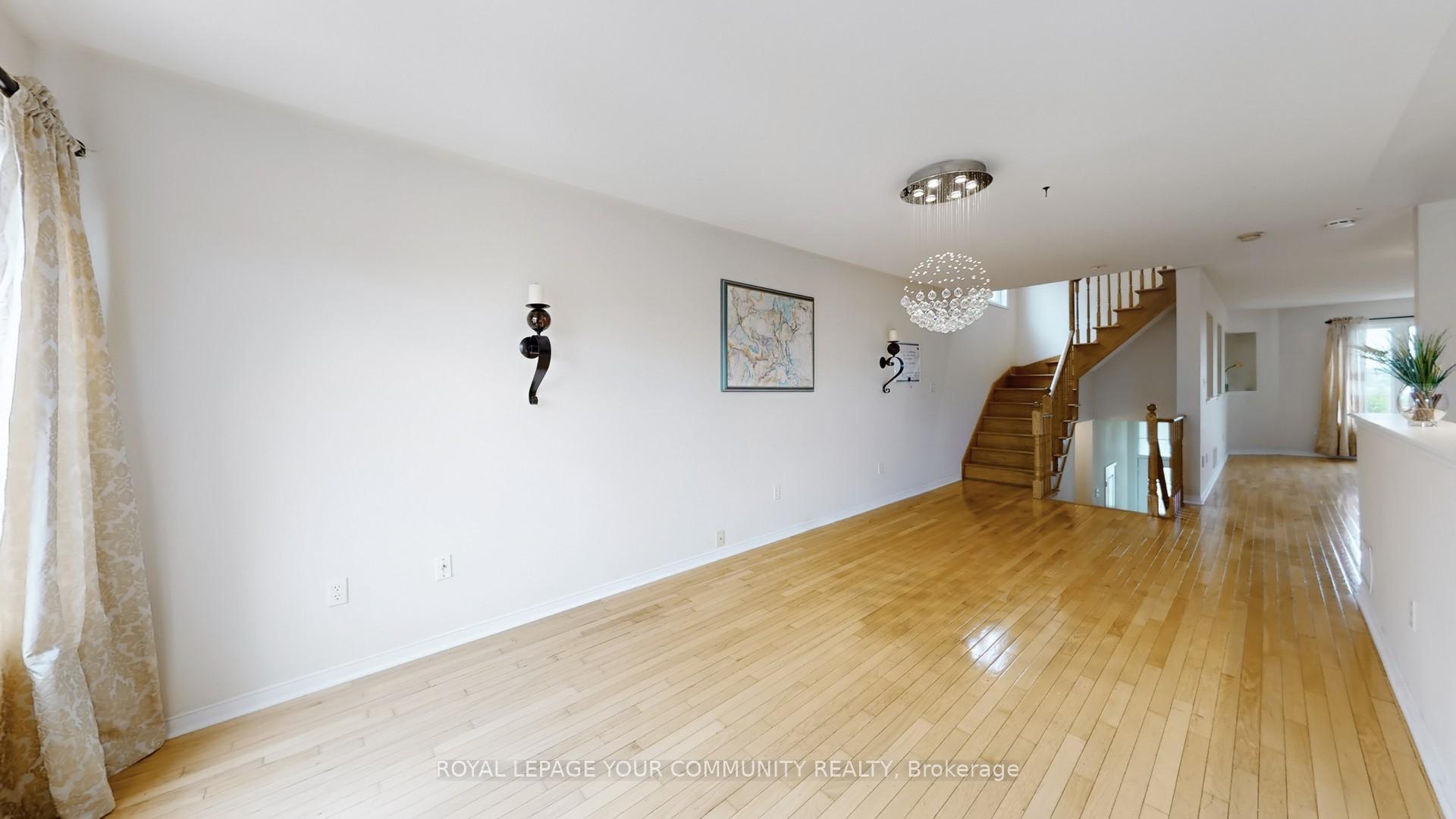 Photo 14 of 44 Old Oak Lane, Markham, Cornell — HOMEH