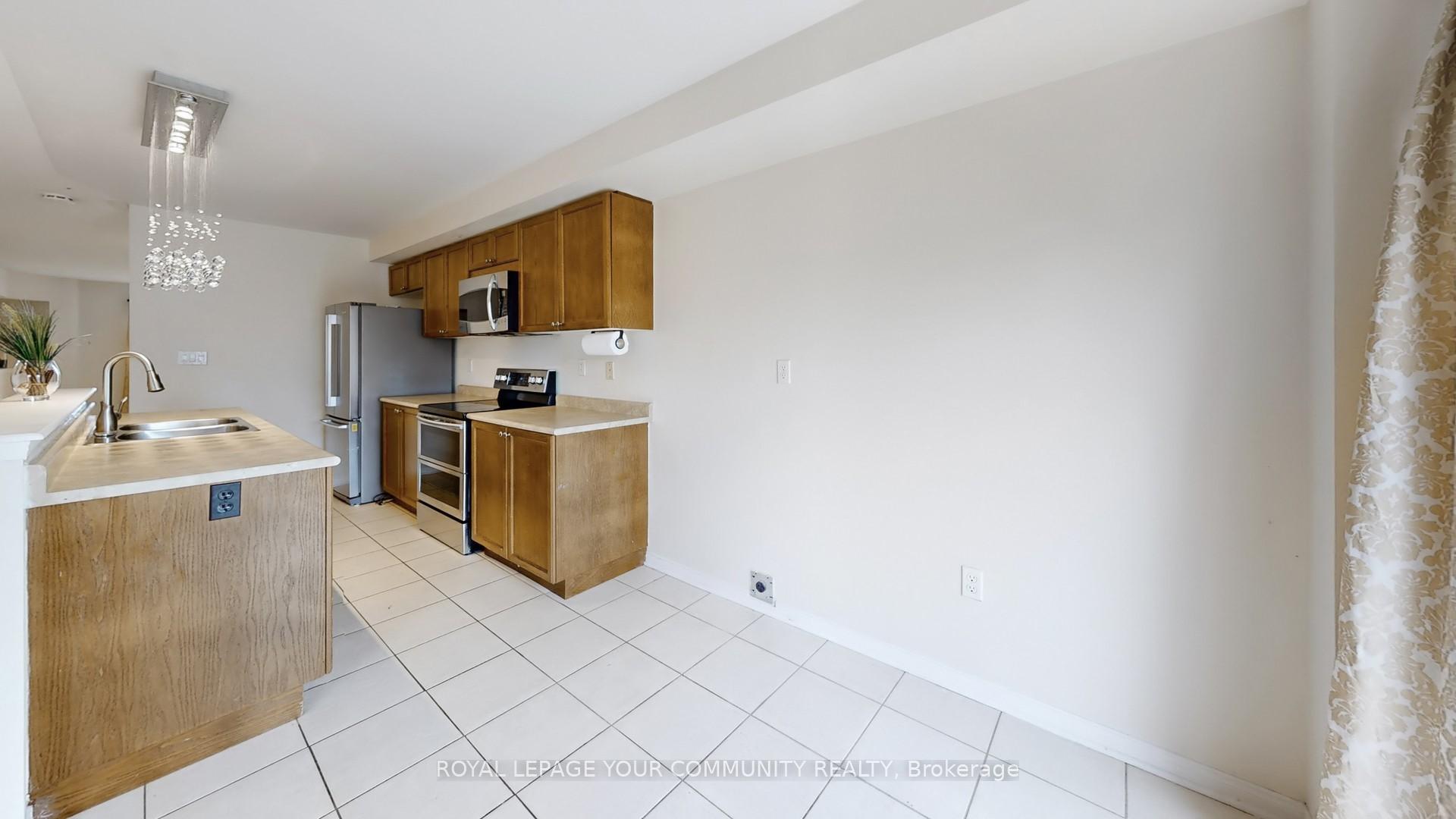 Photo 18 of 44 Old Oak Lane, Markham, Cornell — HOMEH