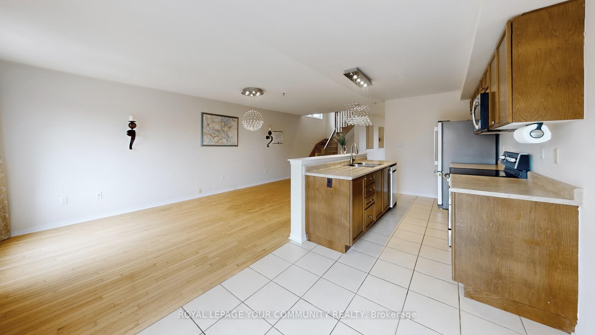 Photo 20 of 44 Old Oak Lane, Markham, Cornell — HOMEH