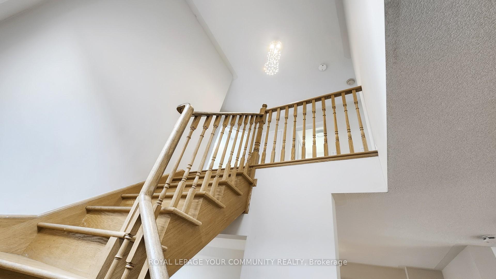 Photo 24 of 44 Old Oak Lane, Markham, Cornell — HOMEH