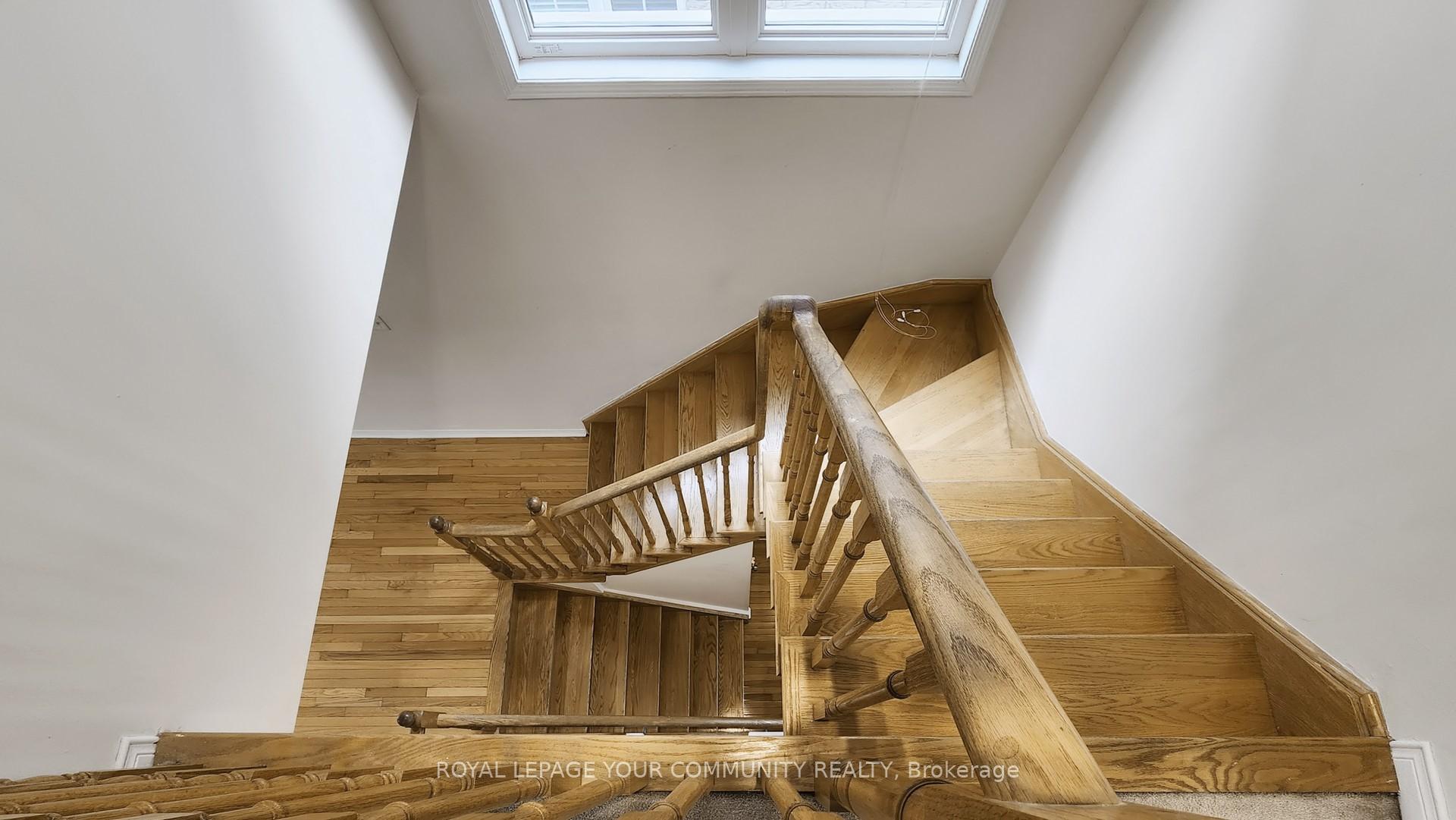 Photo 25 of 44 Old Oak Lane, Markham, Cornell — HOMEH