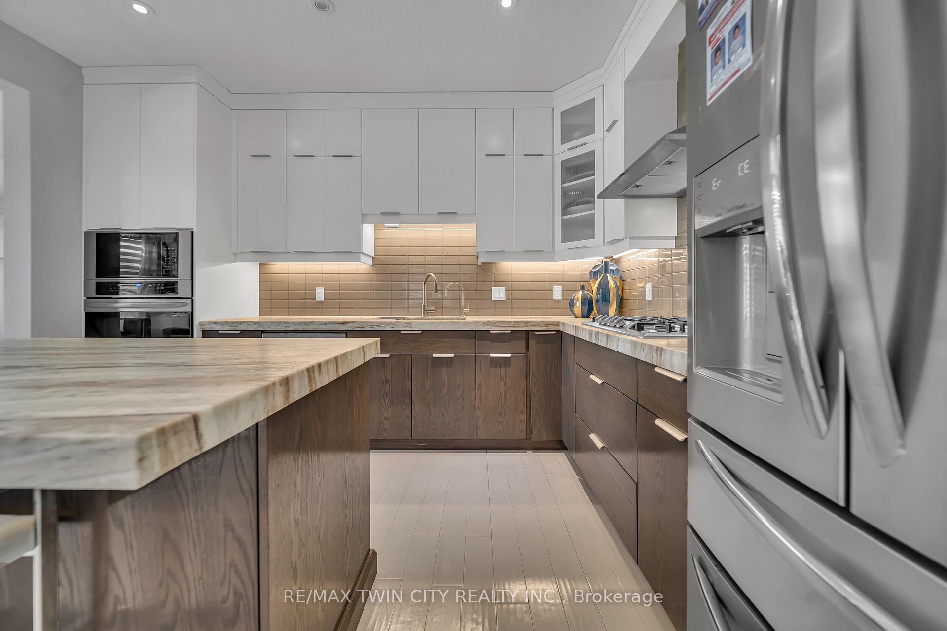 Photo 5 of 114 Rivertrail Avenue, Kitchener — HOMEH