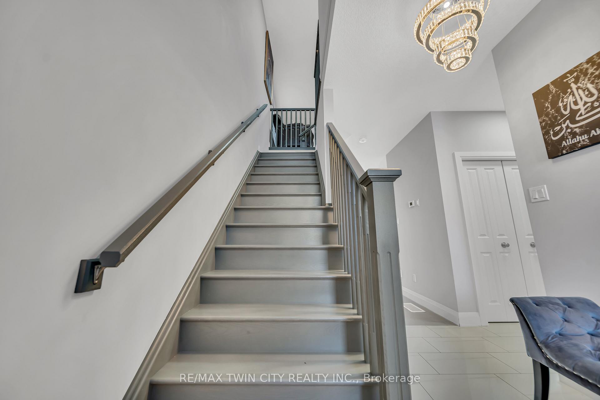 Photo 13 of 114 Rivertrail Avenue, Kitchener — HOMEH