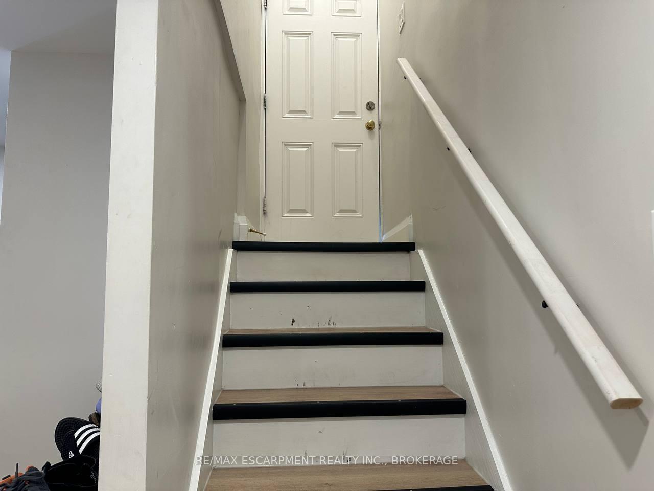 Photo 3 of Unit LOWER, 67 Maclennan Avenue, Hamilton, Burkholme — HOMEH