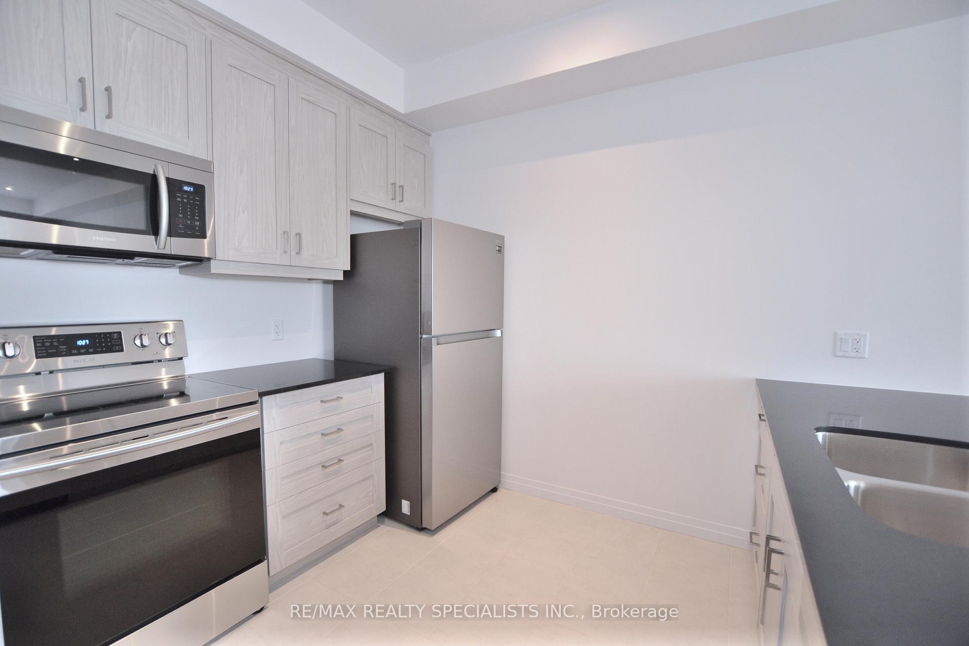 Photo 5 of 7 Dodman Crescent, Hamilton, Ancaster — HOMEH