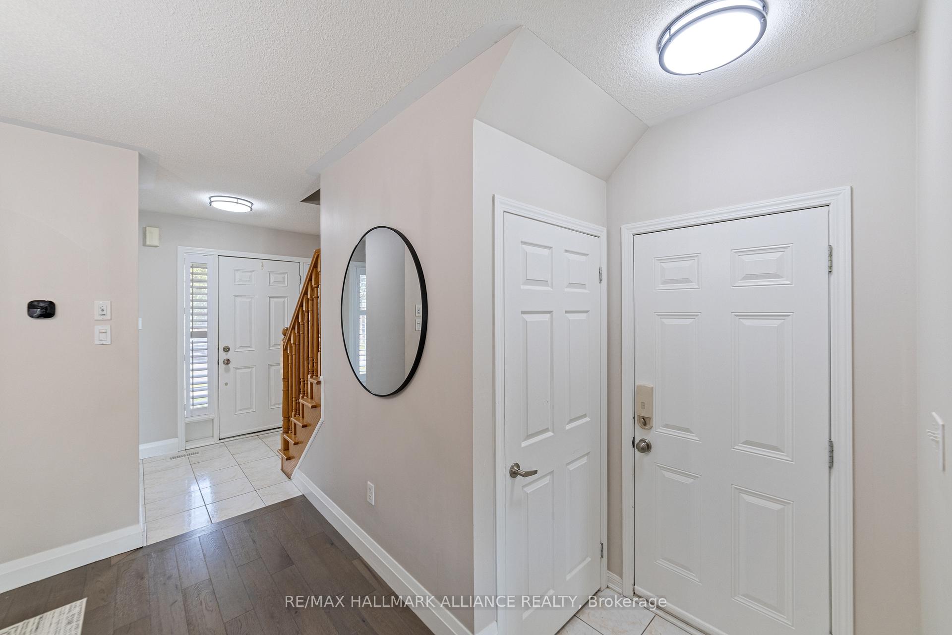 Photo 16 of 402 Schreyer Crescent, Milton, Harrison — HOMEH