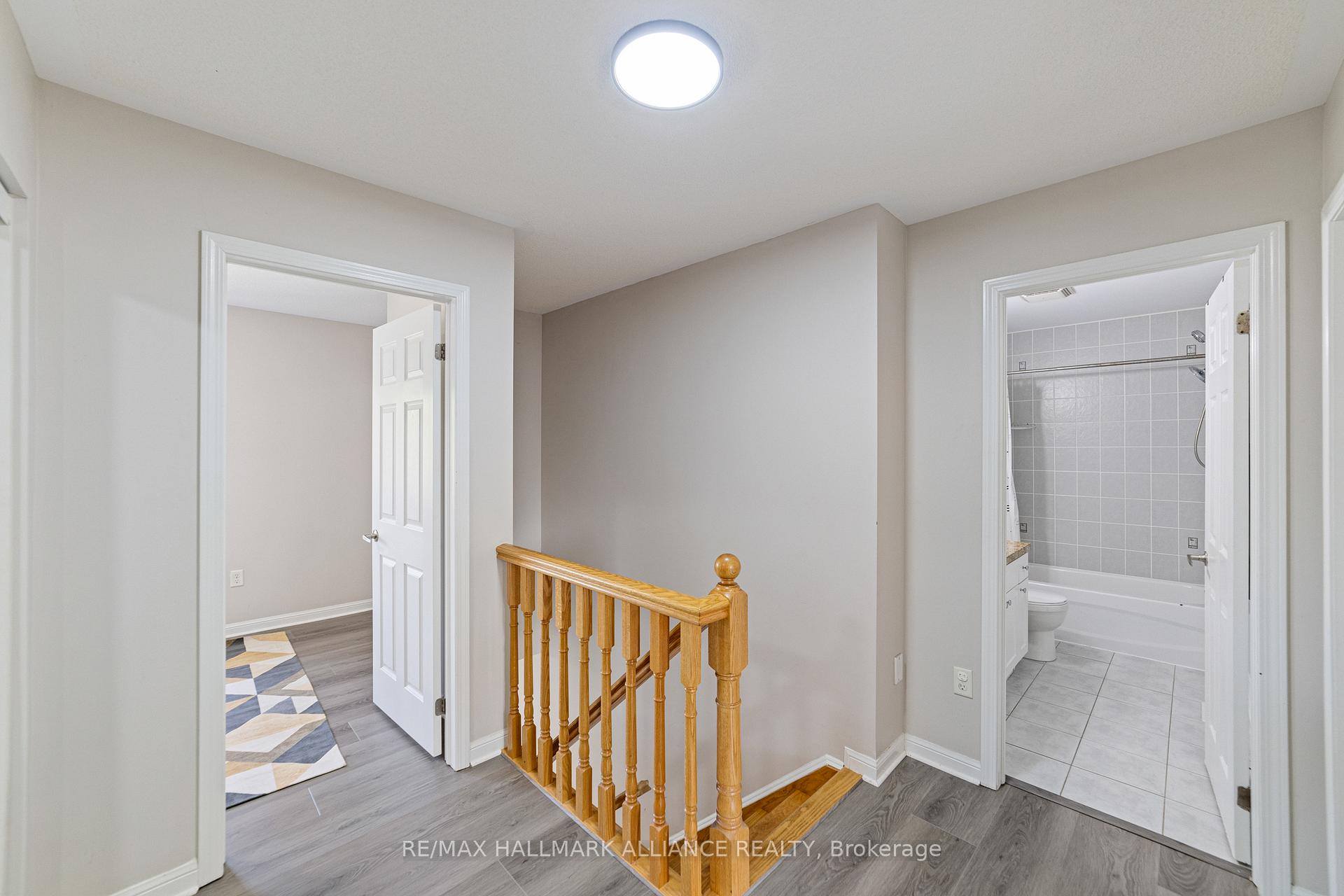 Photo 17 of 402 Schreyer Crescent, Milton, Harrison — HOMEH