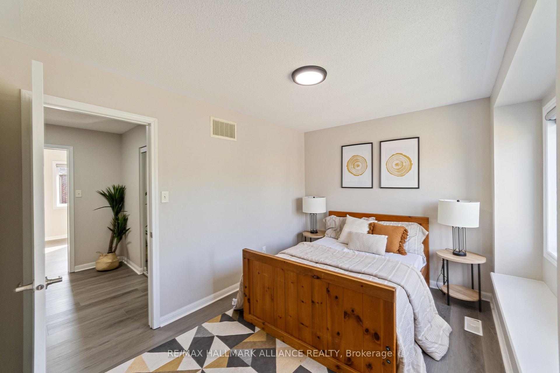 Photo 19 of 402 Schreyer Crescent, Milton, Harrison — HOMEH