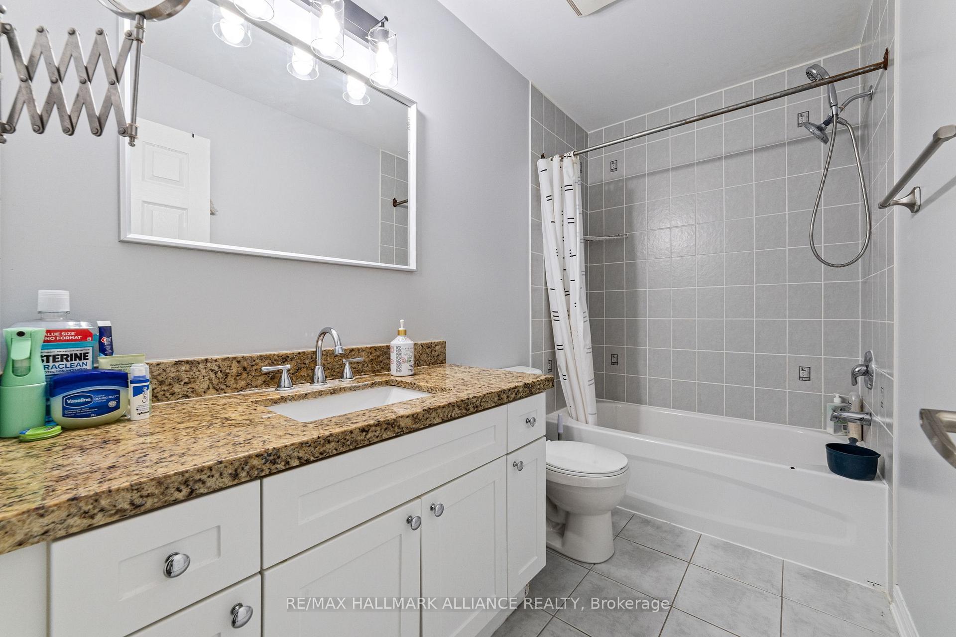 Photo 20 of 402 Schreyer Crescent, Milton, Harrison — HOMEH