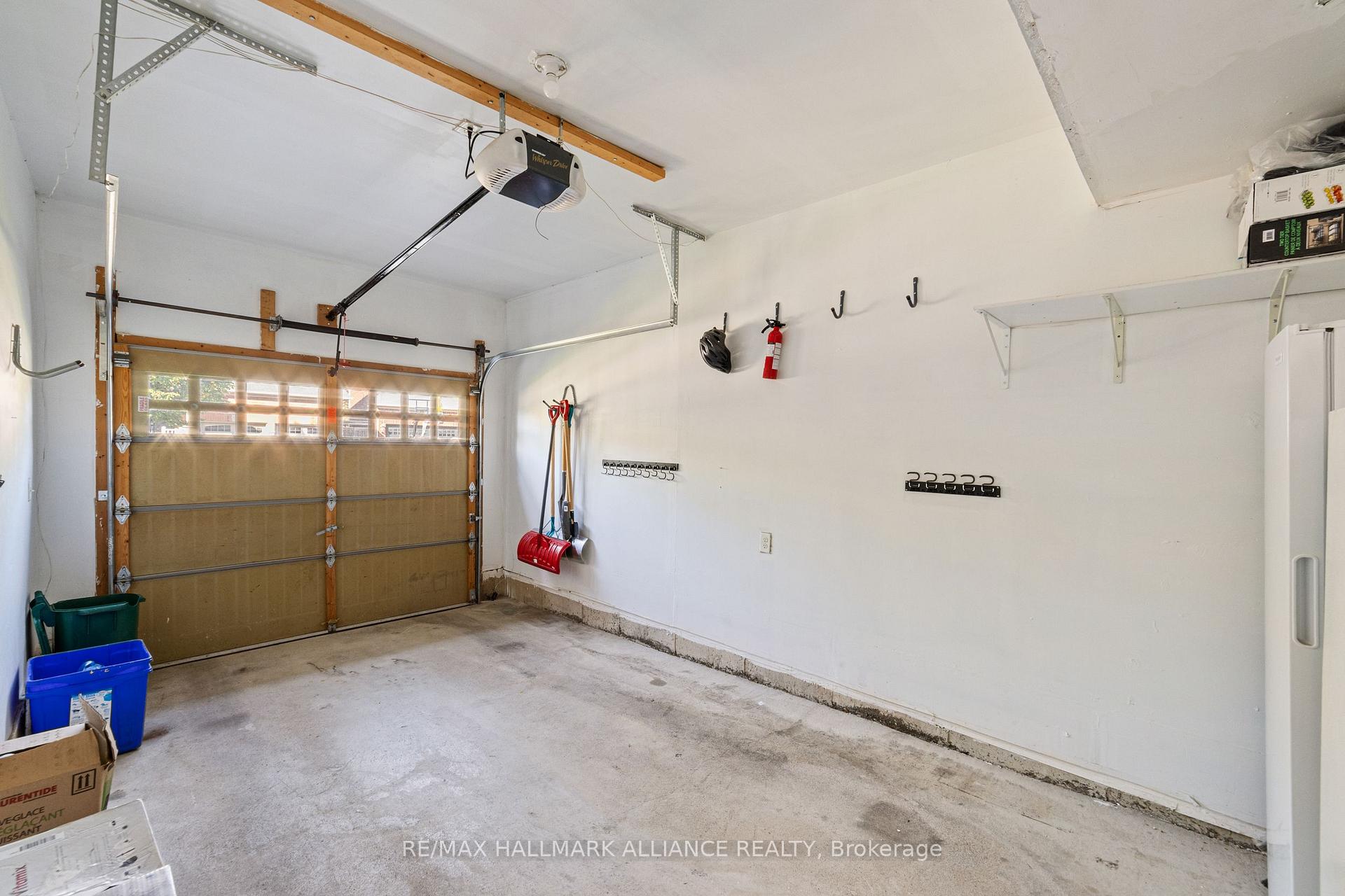 Photo 26 of 402 Schreyer Crescent, Milton, Harrison — HOMEH