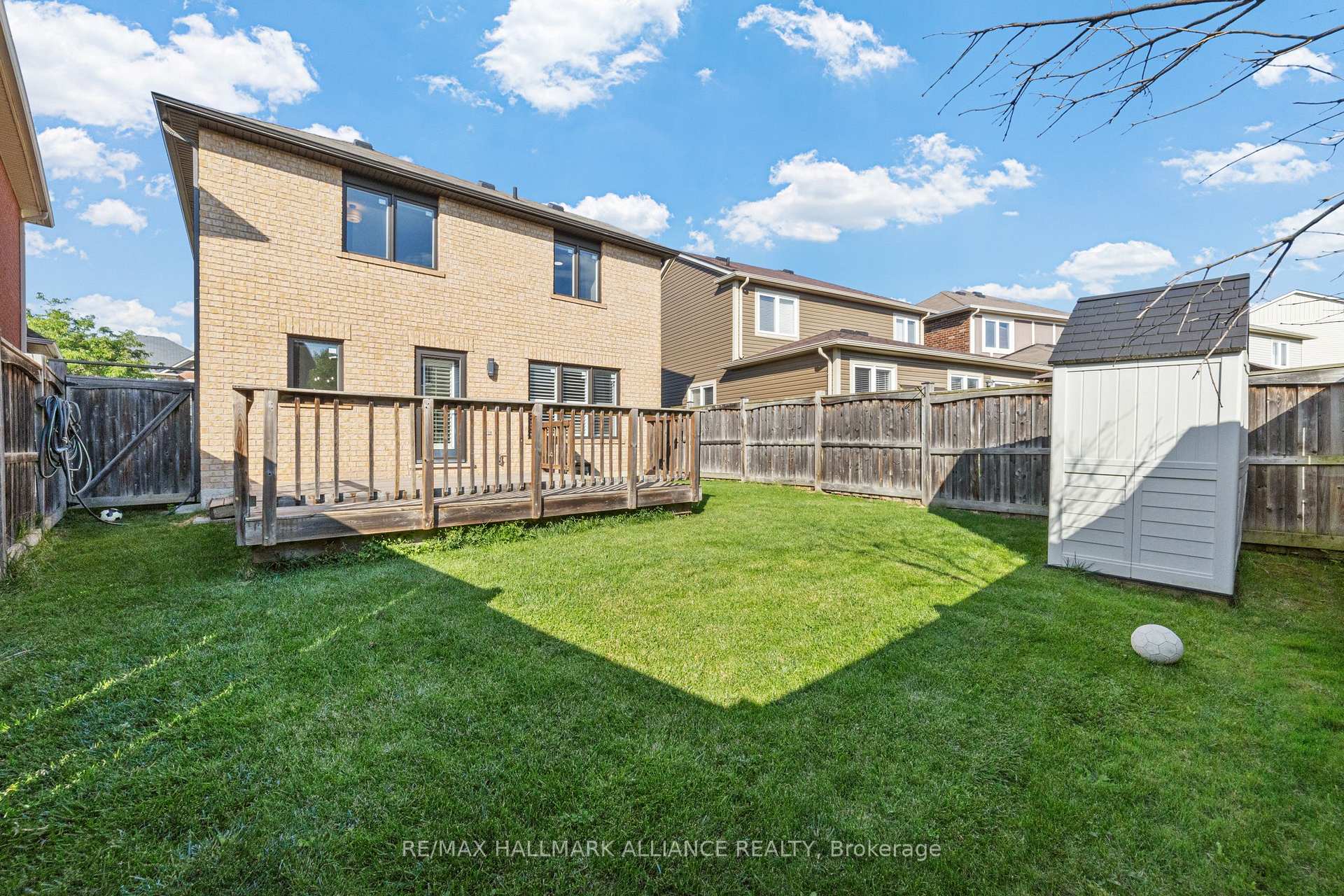 Photo 32 of 402 Schreyer Crescent, Milton, Harrison — HOMEH