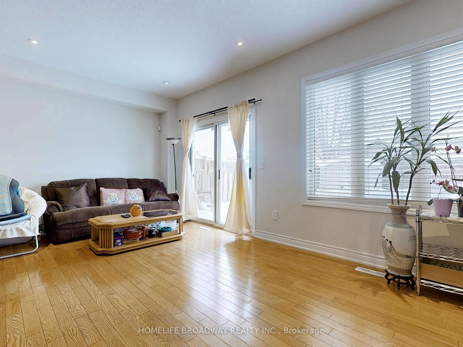 Photo 12 of 10 Wingrove Street, Markham, Wismer — HOMEH