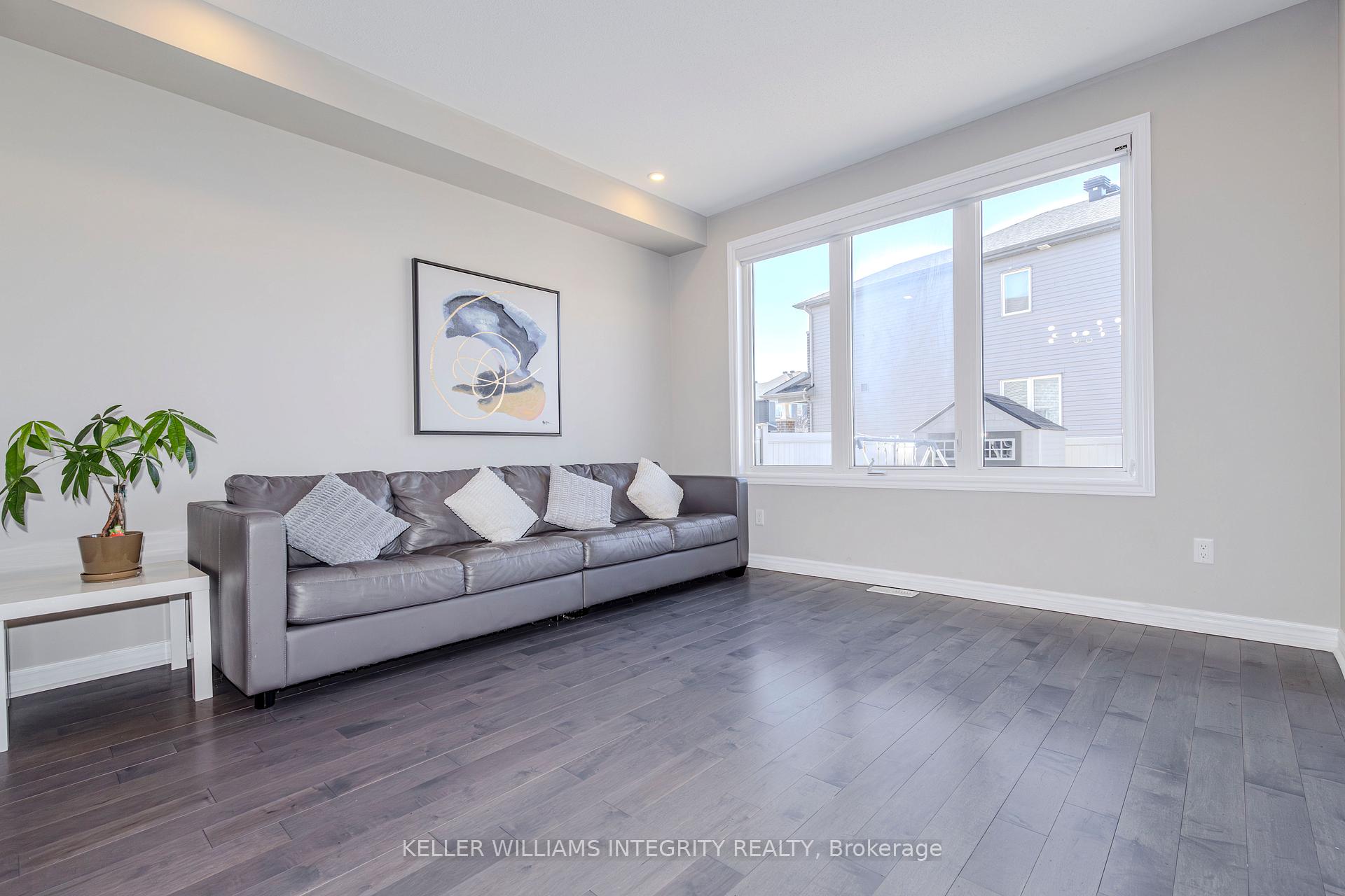 Photo 5 of 567 Paine Avenue, Ottawa, Kanata - Kanata Lakes/Heritage Hills — HOMEH