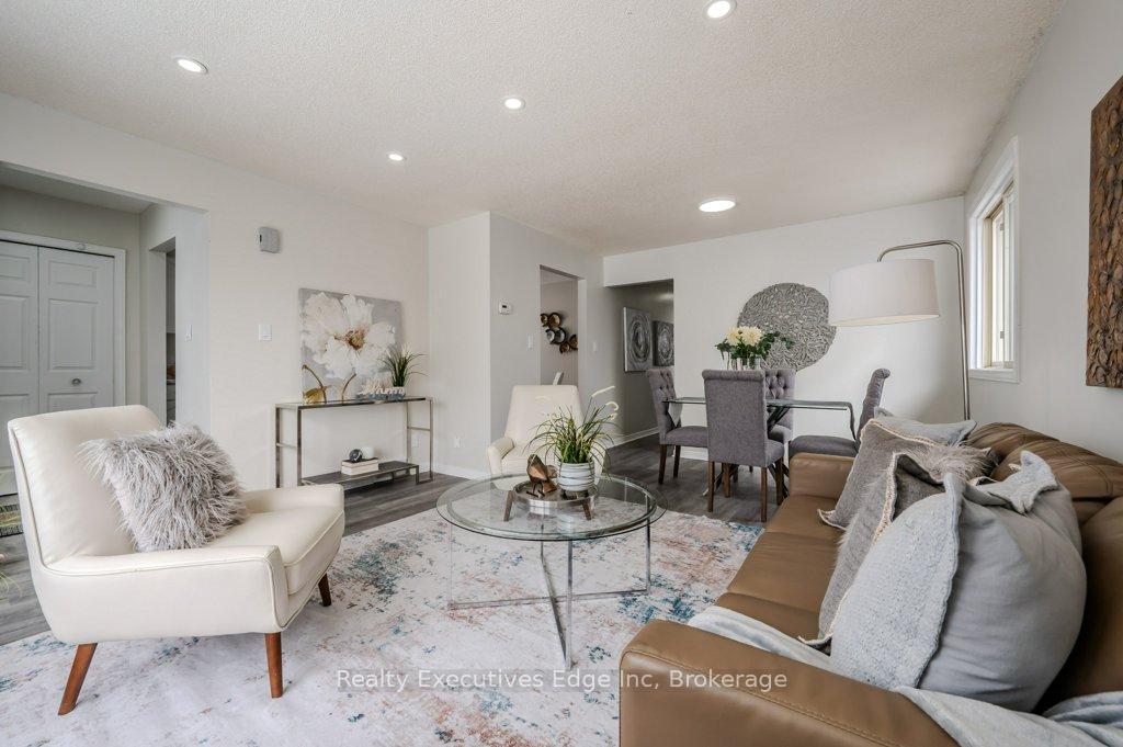 Photo 9 of 28 Summerhill Crescent, Kitchener — HOMEH
