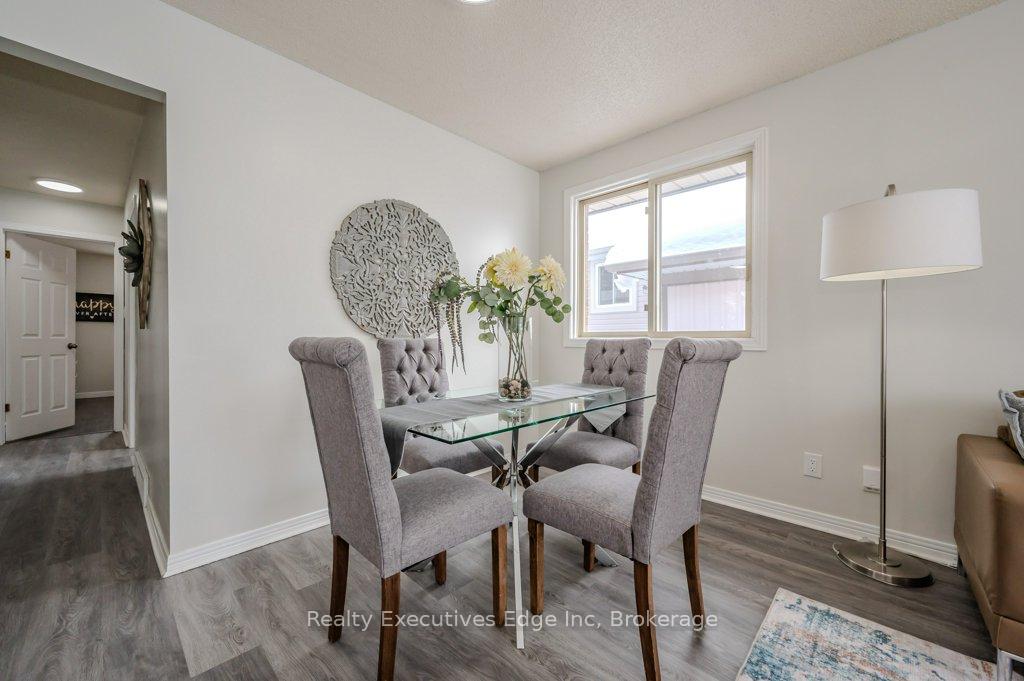 Photo 10 of 28 Summerhill Crescent, Kitchener — HOMEH