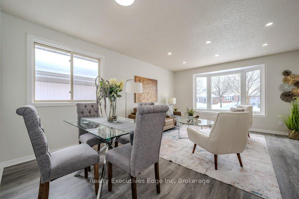Photo 11 of 28 Summerhill Crescent, Kitchener — HOMEH