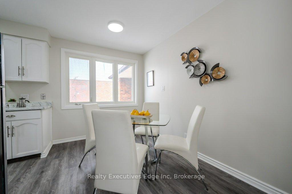 Photo 12 of 28 Summerhill Crescent, Kitchener — HOMEH