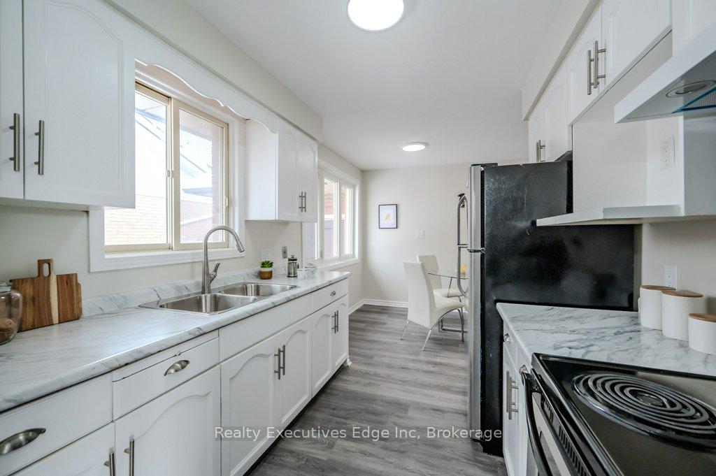 Photo 17 of 28 Summerhill Crescent, Kitchener — HOMEH