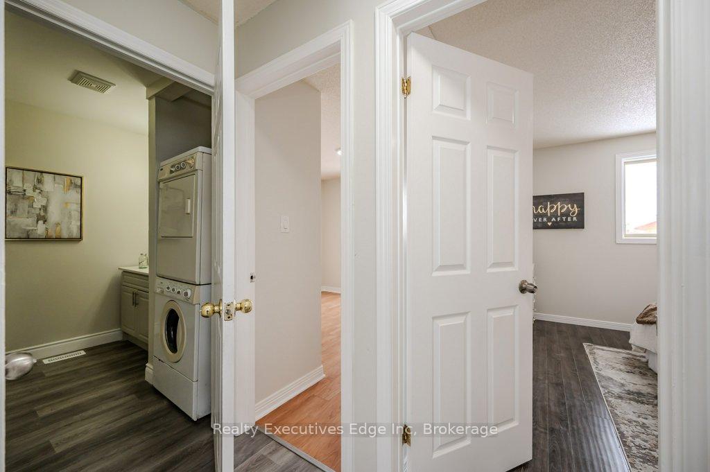 Photo 21 of 28 Summerhill Crescent, Kitchener — HOMEH