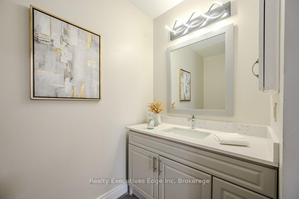 Photo 24 of 28 Summerhill Crescent, Kitchener — HOMEH