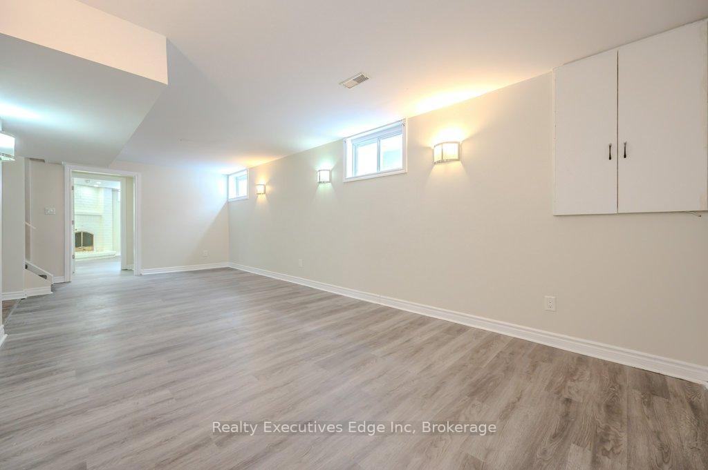 Photo 31 of 28 Summerhill Crescent, Kitchener — HOMEH