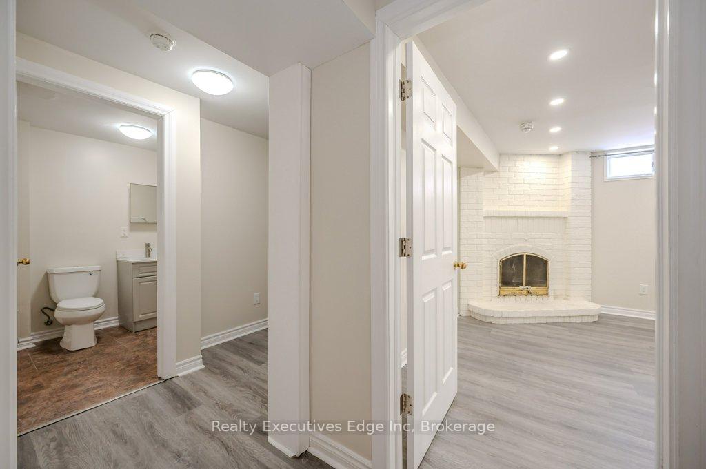 Photo 35 of 28 Summerhill Crescent, Kitchener — HOMEH