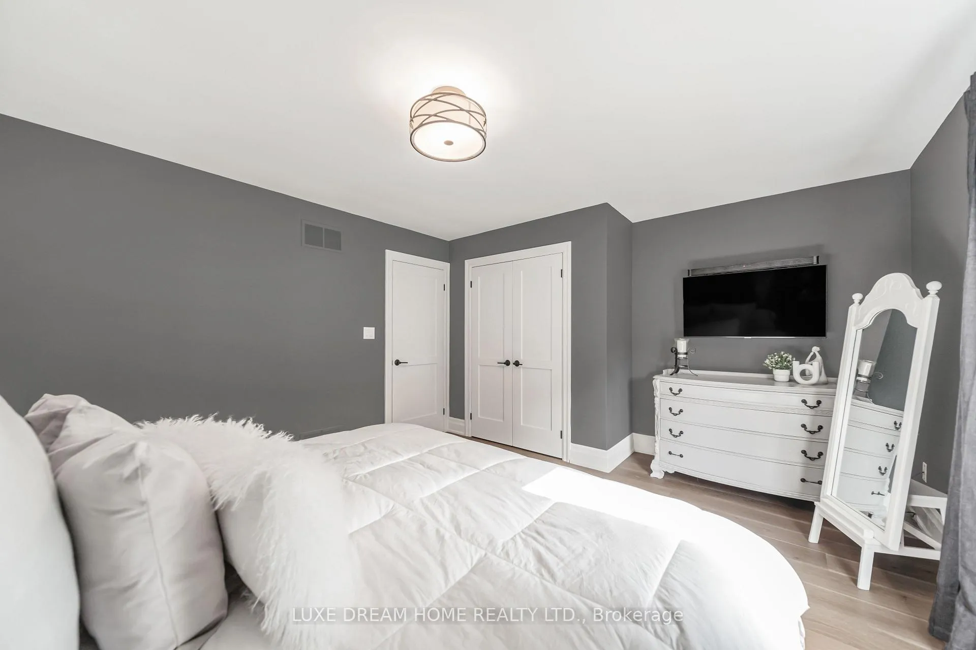 Photo 25 of 7038 Guelph Line, Milton, Rural Milton West — HOMEH