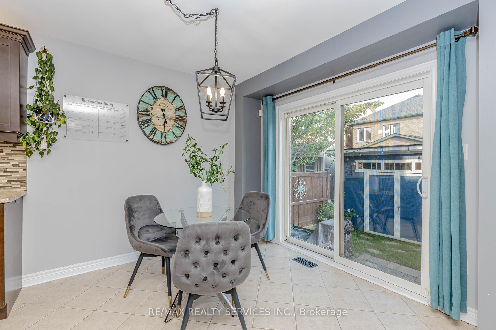 Photo 18 of 152 Weston Drive, Milton, Scott — HOMEH