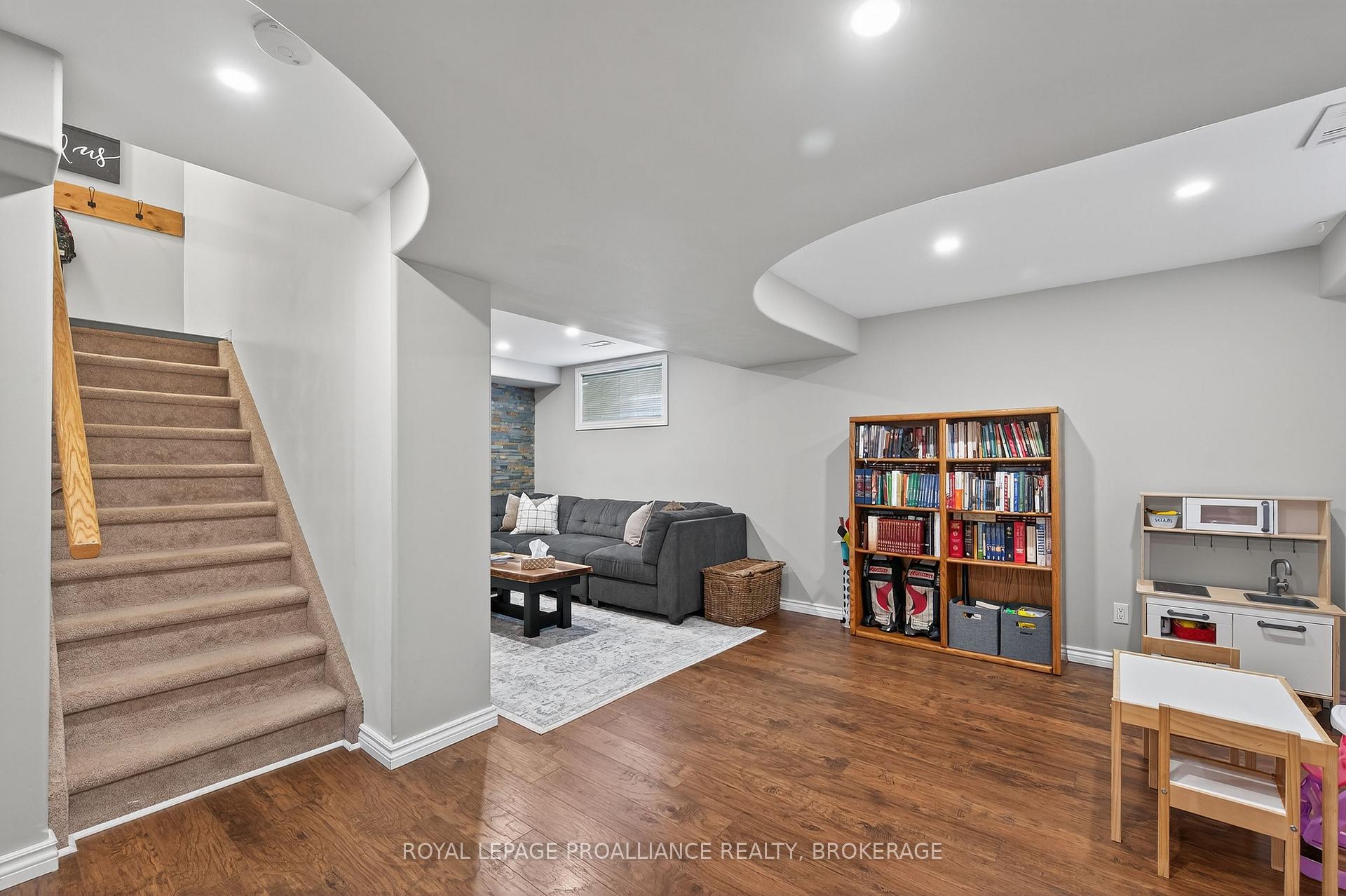 Photo 30 of 1395 Atkinson Street, Kingston, City Northwest — HOMEH