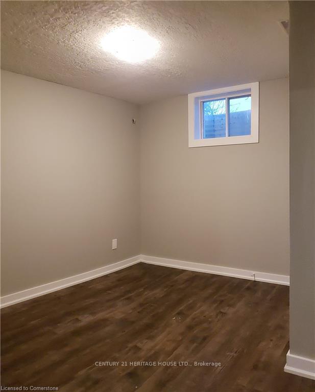 Photo 6 of 23 Bonnylyn Drive, Kitchener — HOMEH