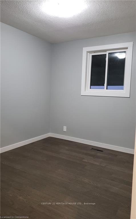 Photo 10 of 23 Bonnylyn Drive, Kitchener — HOMEH