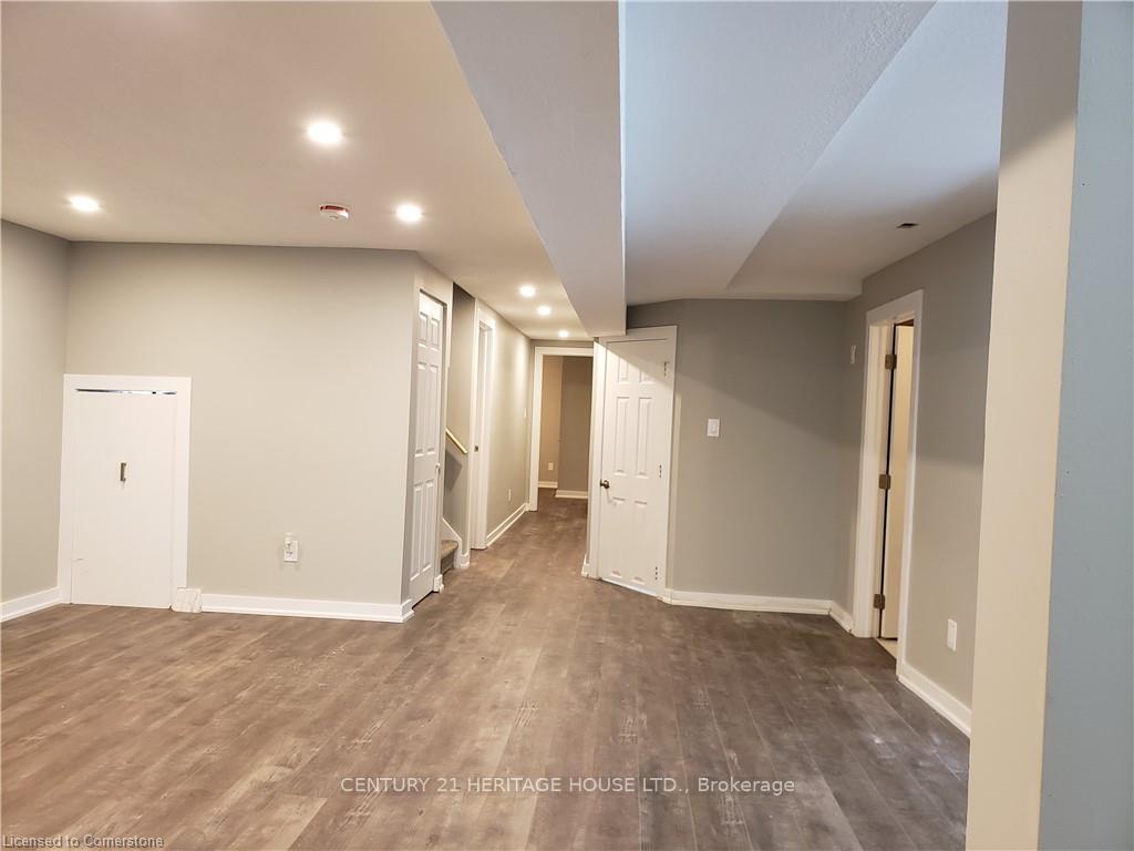 Photo 28 of 23 Bonnylyn Drive, Kitchener — HOMEH