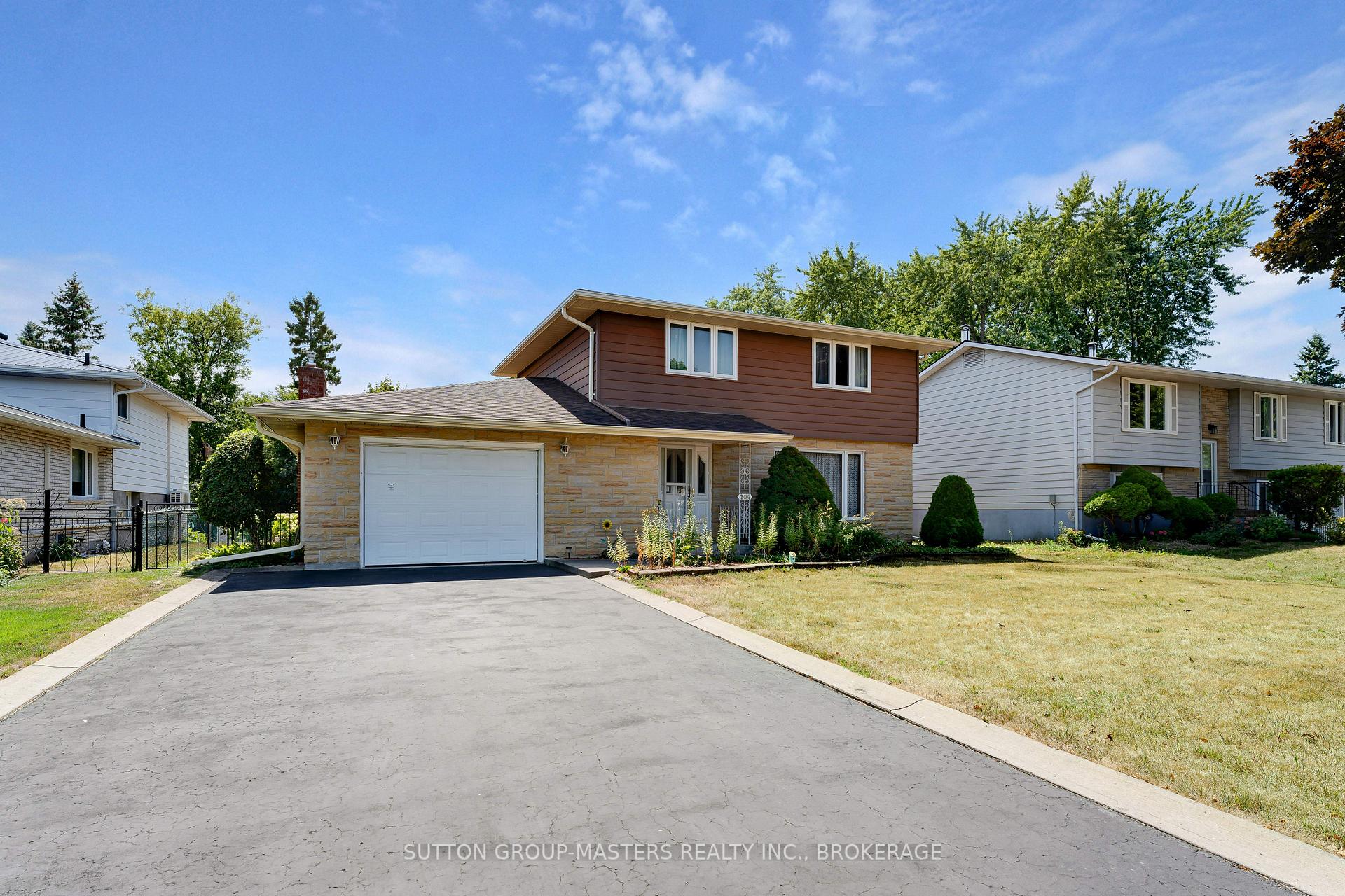 Photo 1 of 204 Inverness Crescent, Kingston, West of Sir John A. Blvd — HOMEH