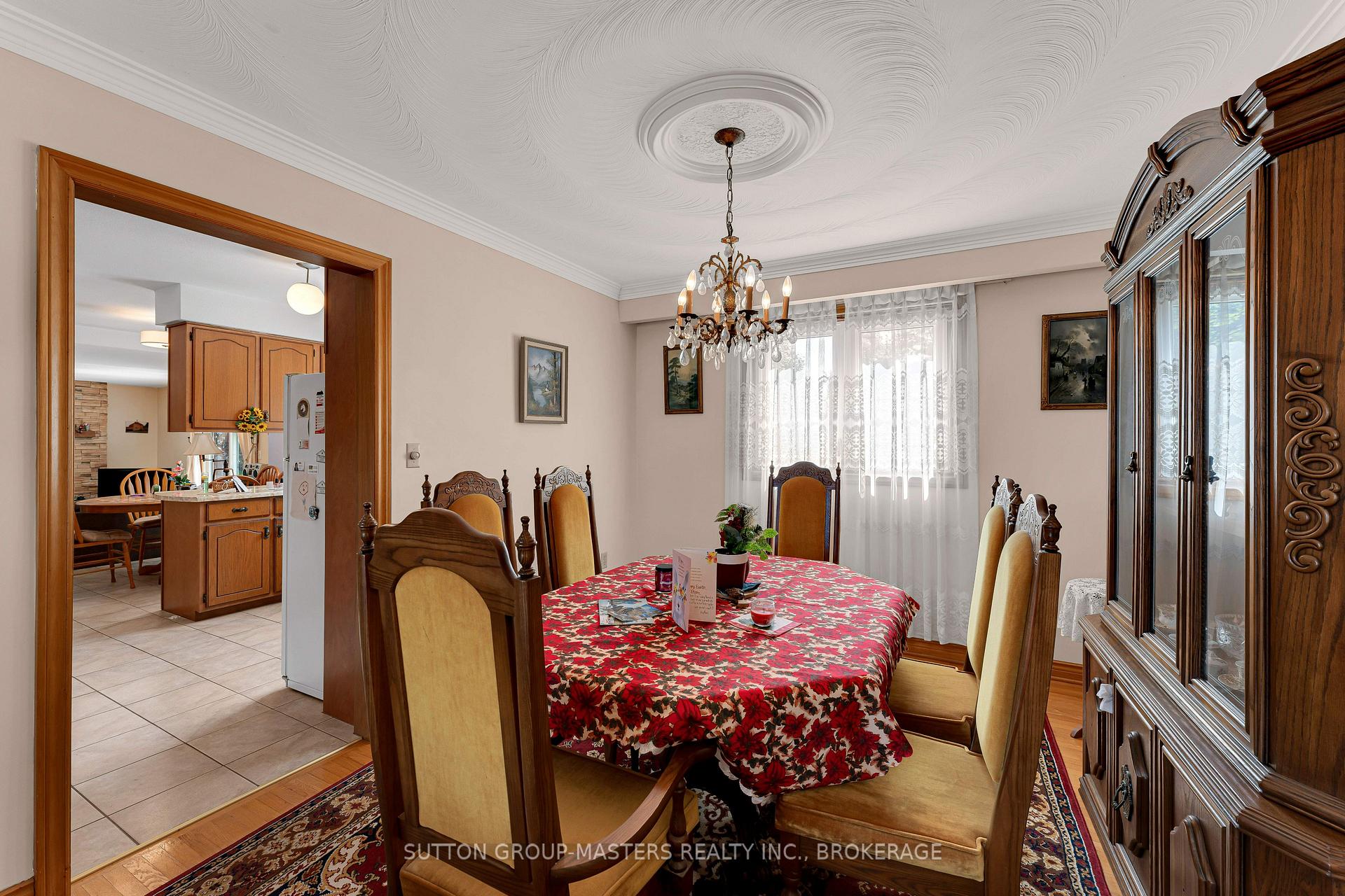 Photo 6 of 204 Inverness Crescent, Kingston, West of Sir John A. Blvd — HOMEH