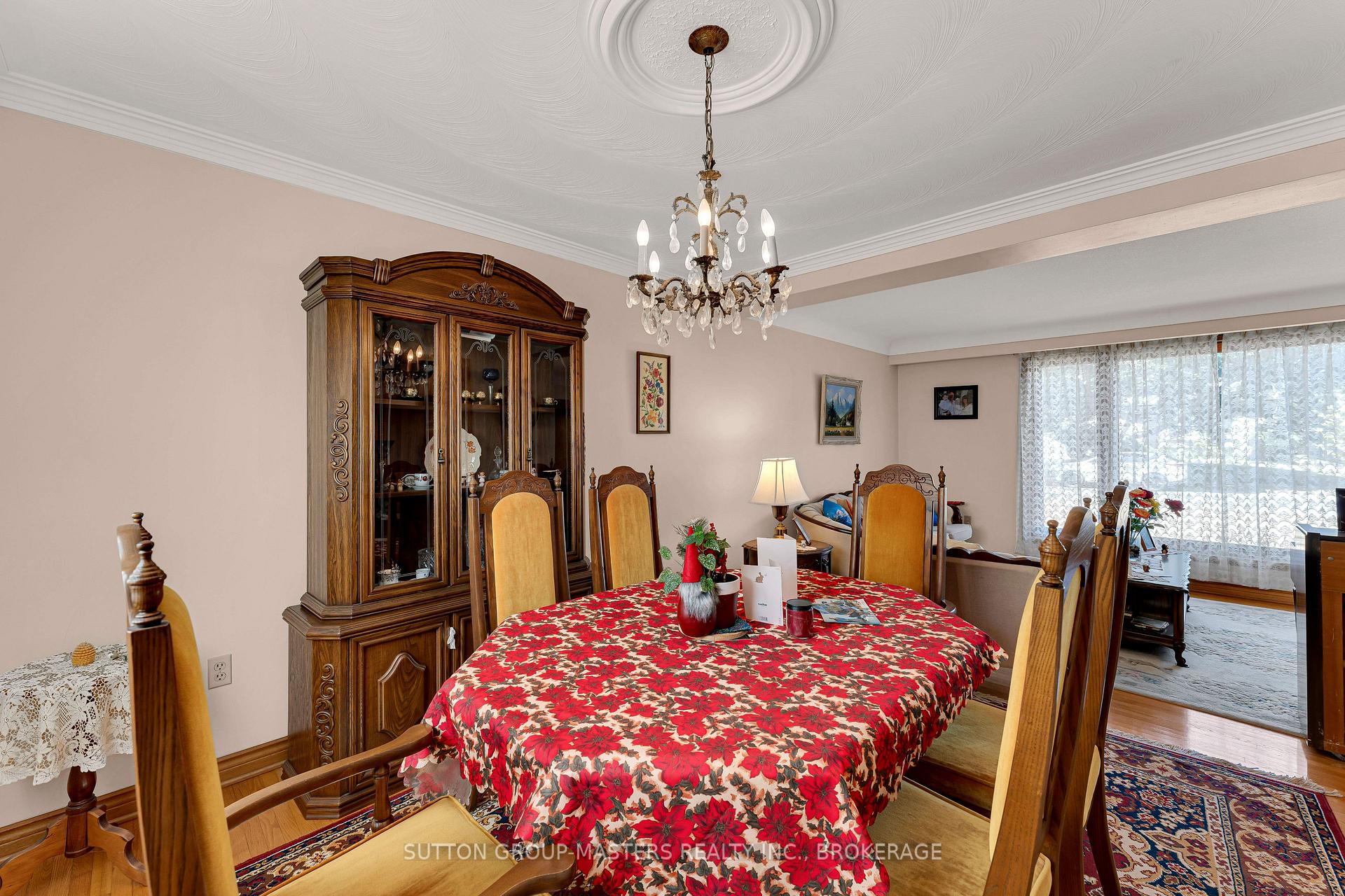 Photo 7 of 204 Inverness Crescent, Kingston, West of Sir John A. Blvd — HOMEH