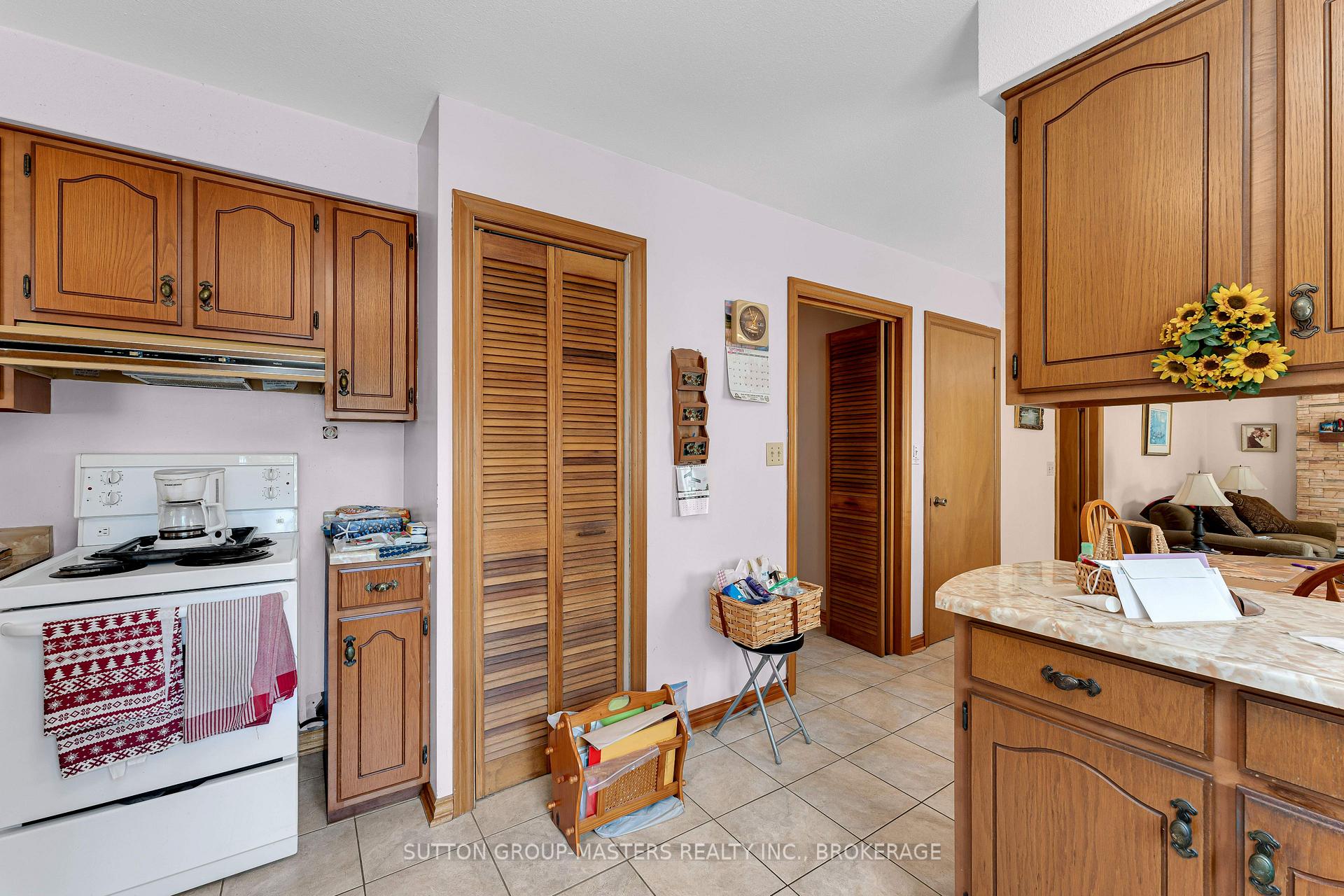 Photo 12 of 204 Inverness Crescent, Kingston, West of Sir John A. Blvd — HOMEH