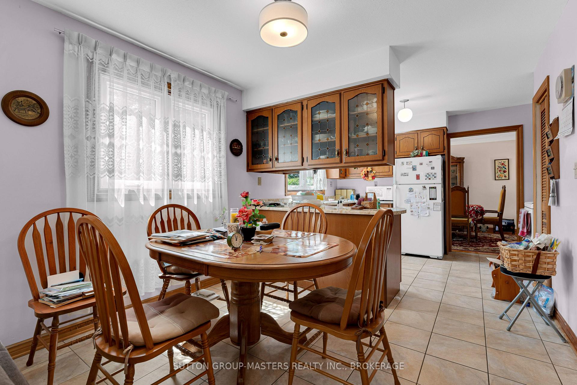 Photo 15 of 204 Inverness Crescent, Kingston, West of Sir John A. Blvd — HOMEH