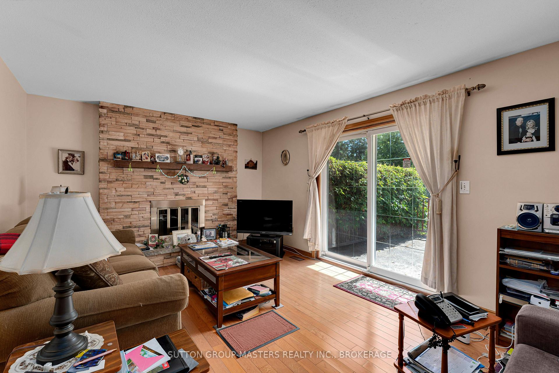 Photo 16 of 204 Inverness Crescent, Kingston, West of Sir John A. Blvd — HOMEH